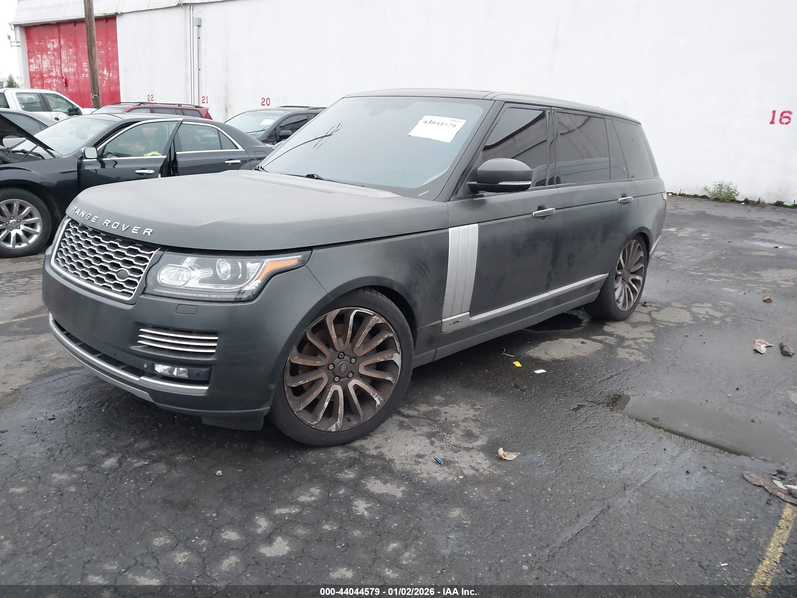 LAND ROVER image 2
