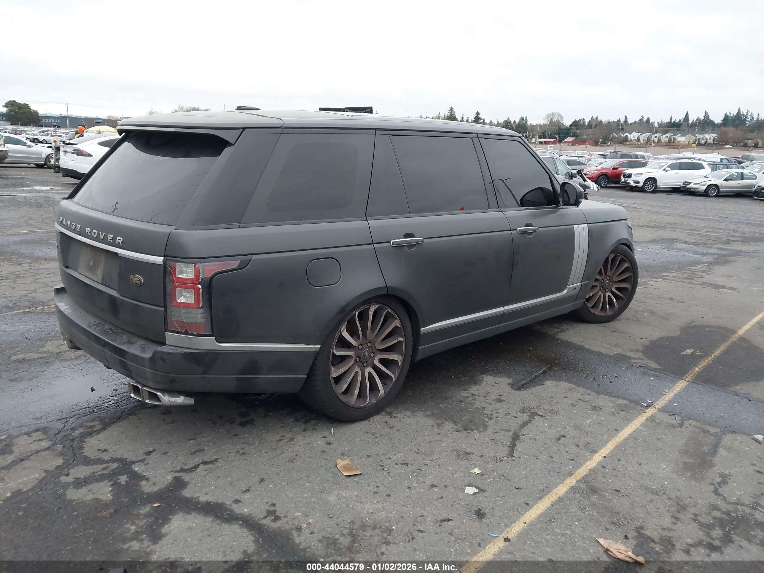 LAND ROVER image 4