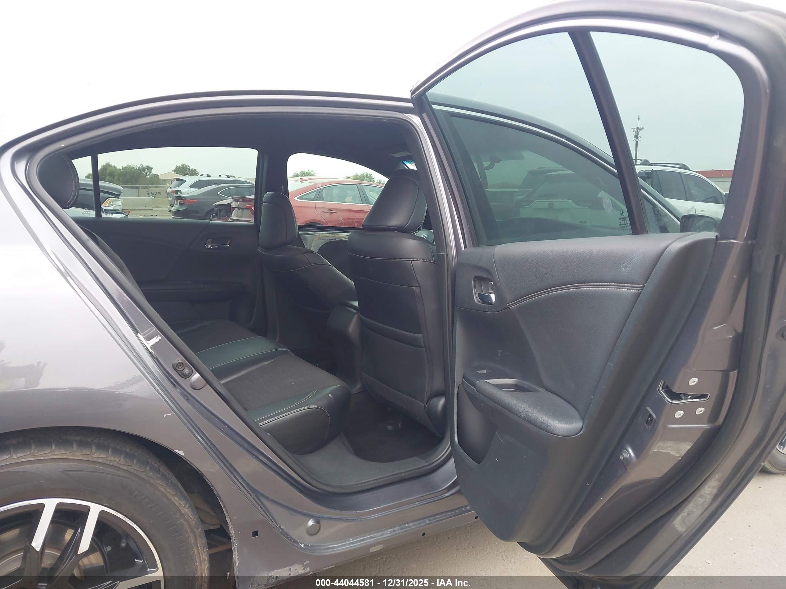HONDA ACCORD image 8