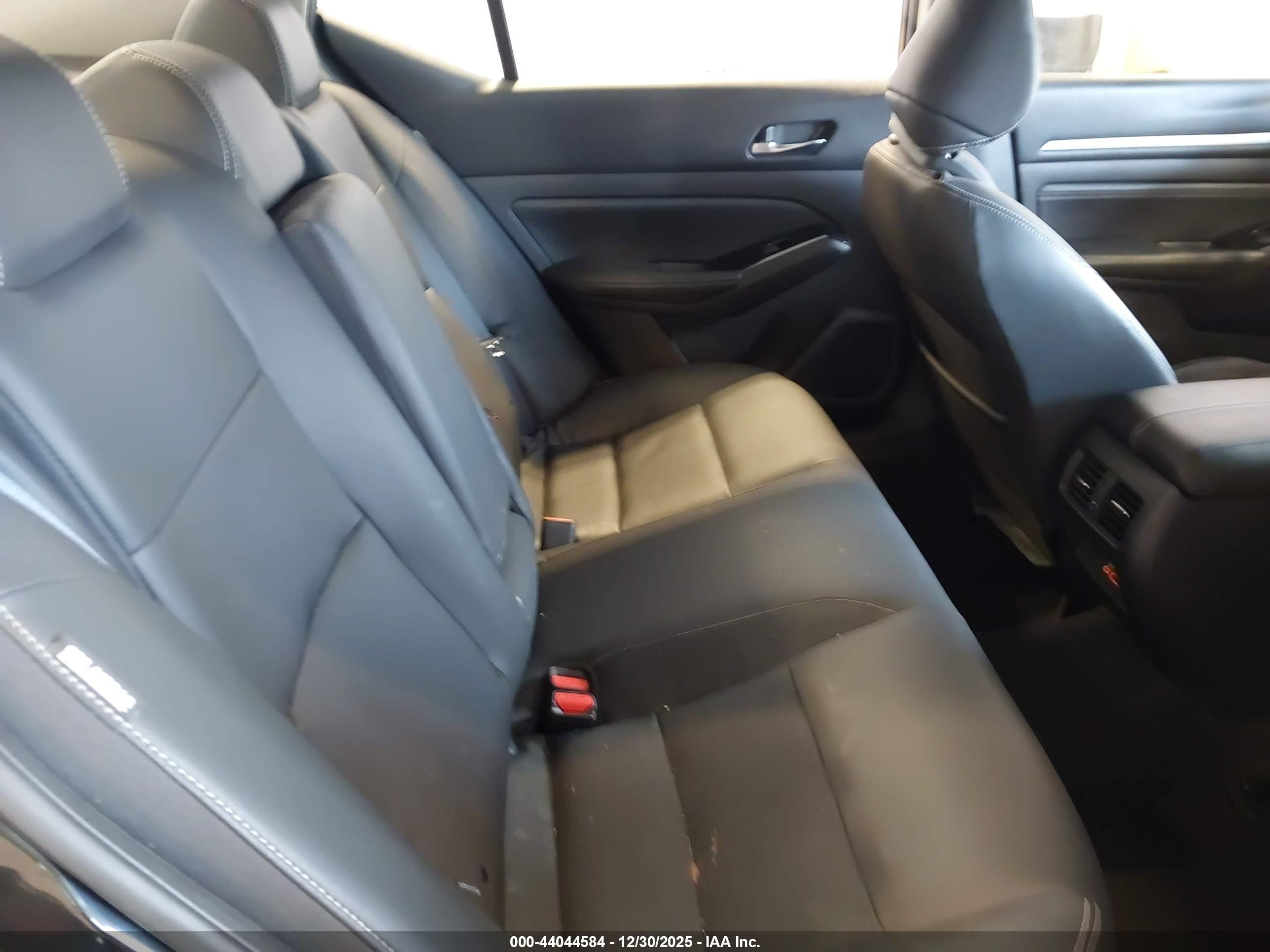 NISSAN ALTIMA image 8