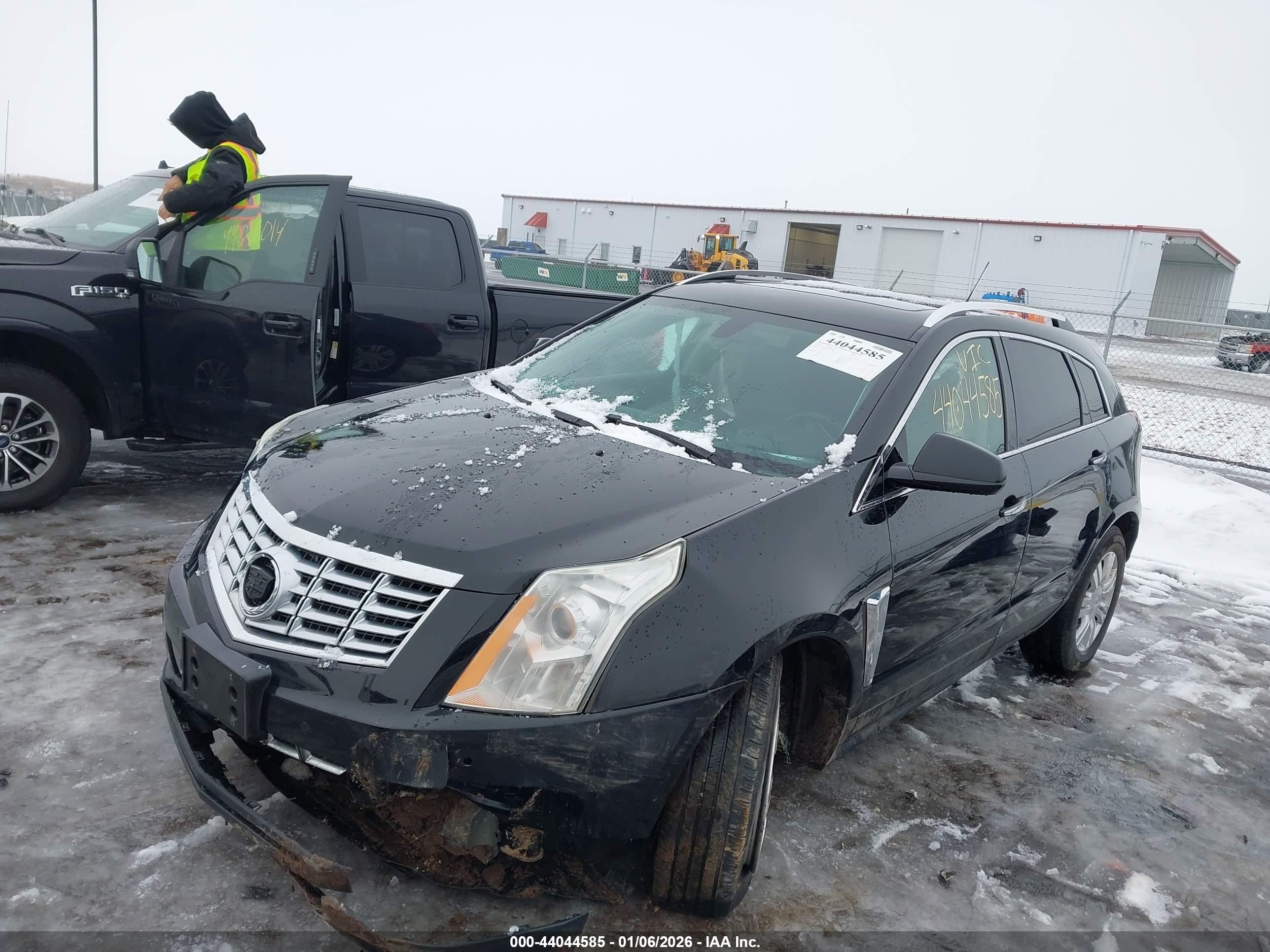 CADILLAC SRX image 2