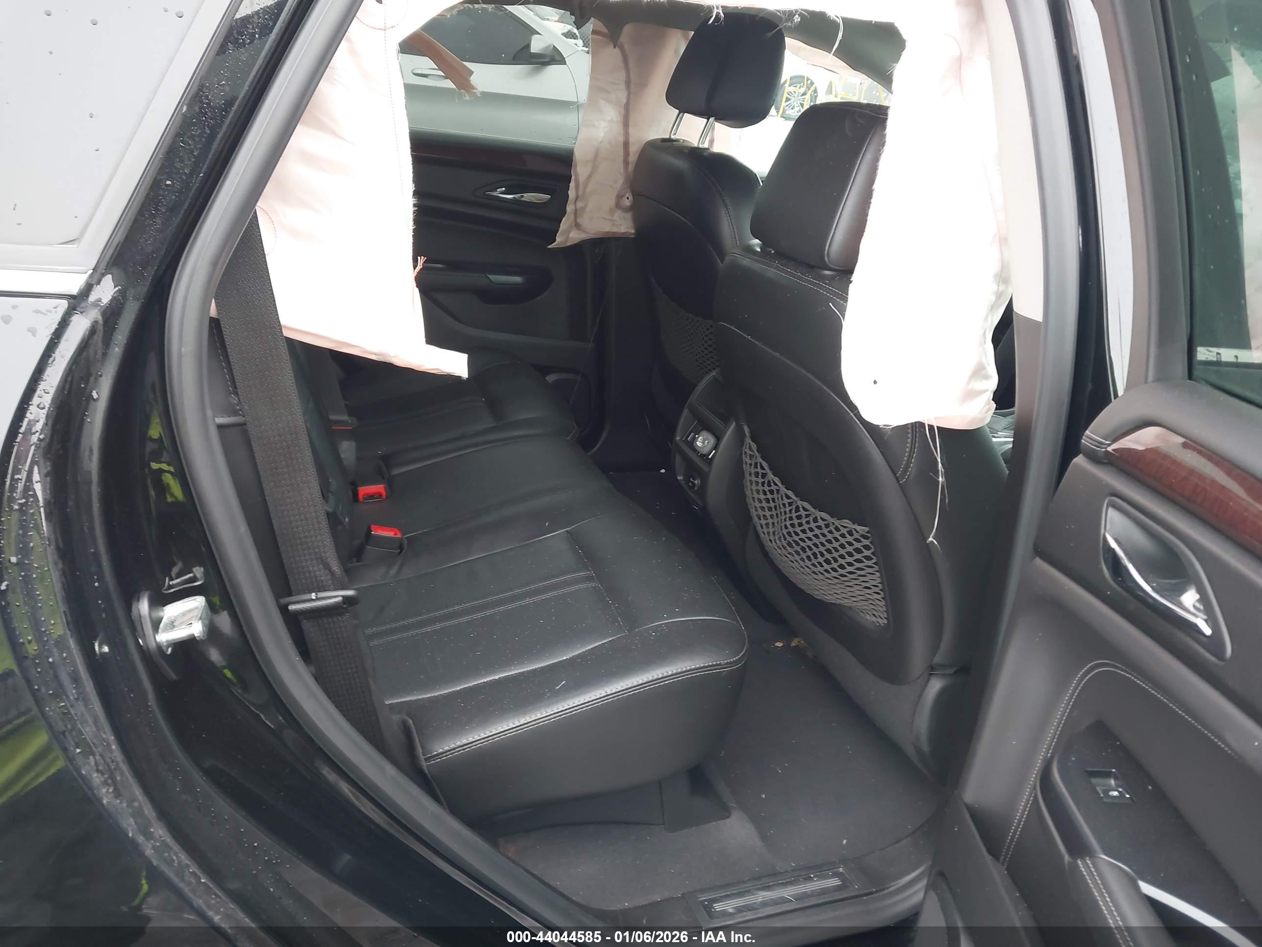 CADILLAC SRX image 8