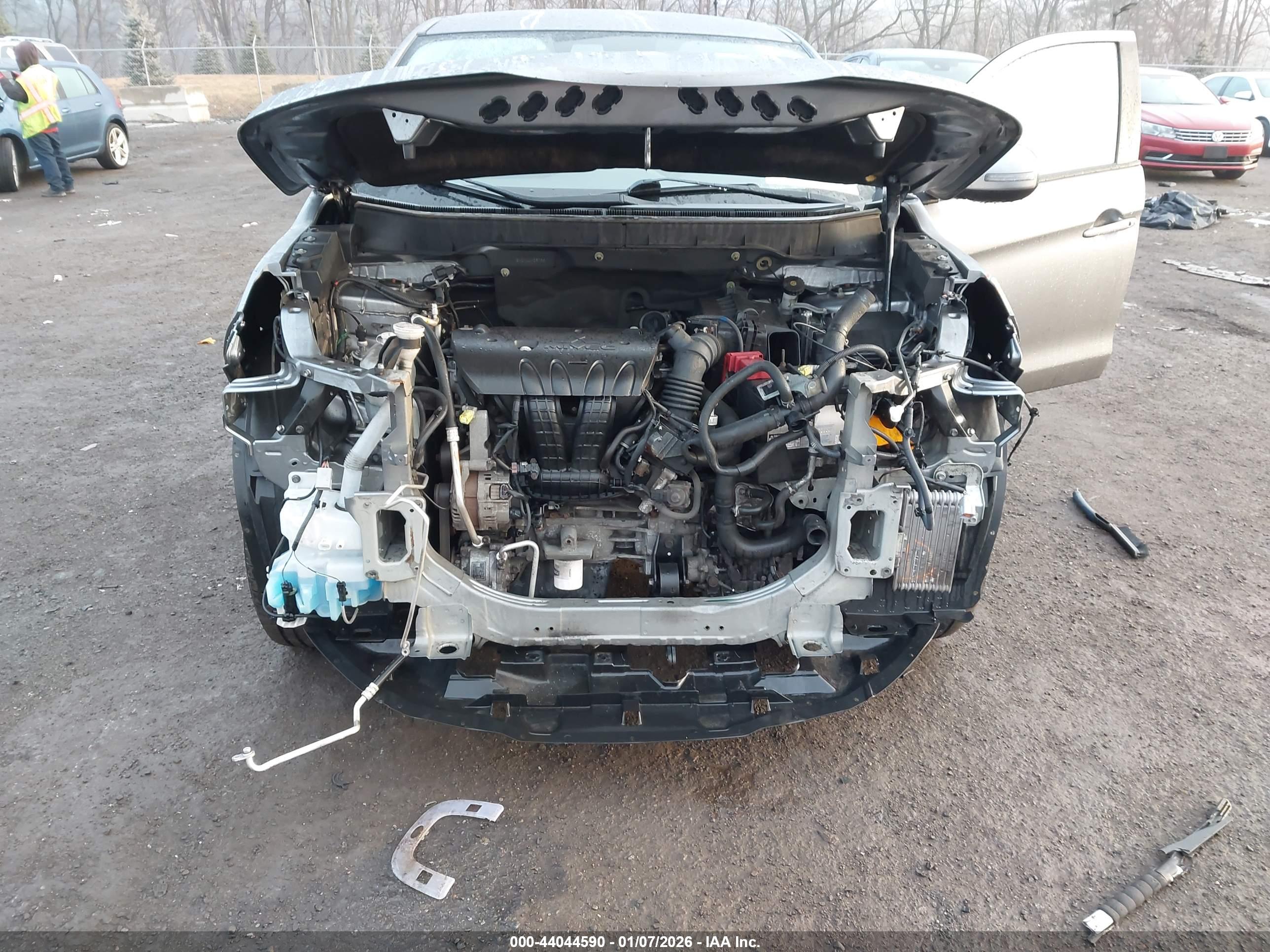 MITSUBISHI OUTLANDER image 6