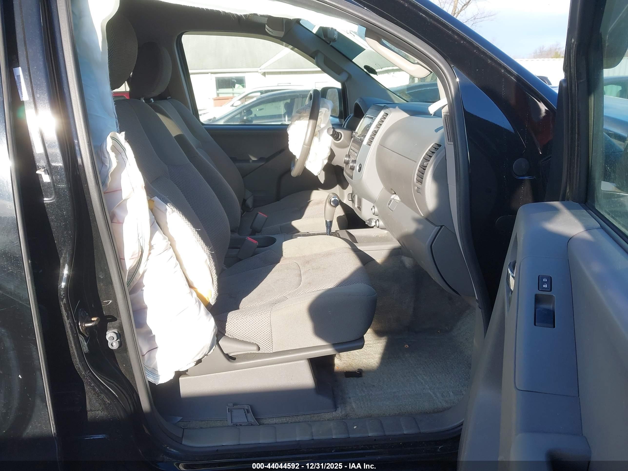 NISSAN FRONTIER image 5