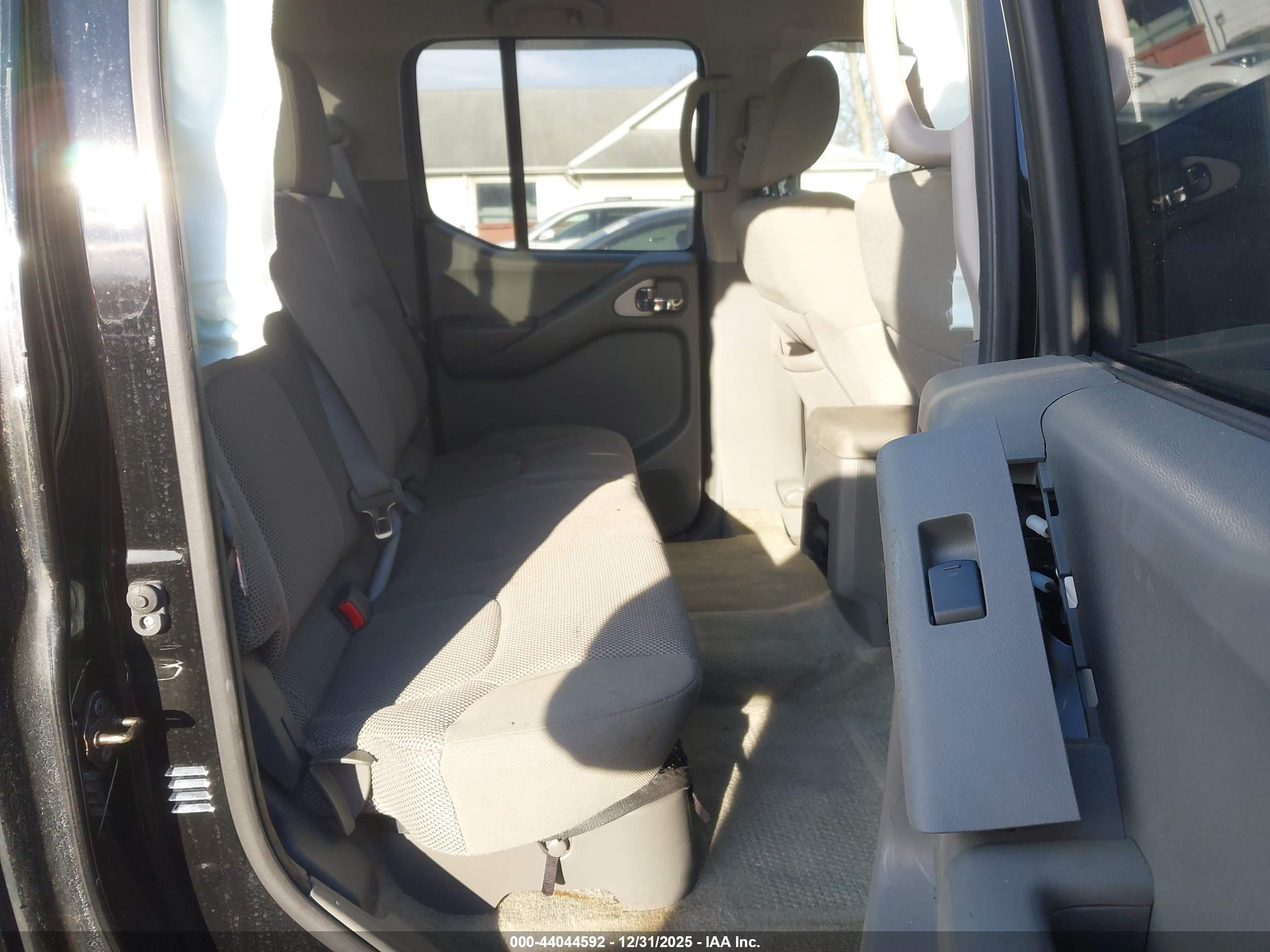 NISSAN FRONTIER image 8
