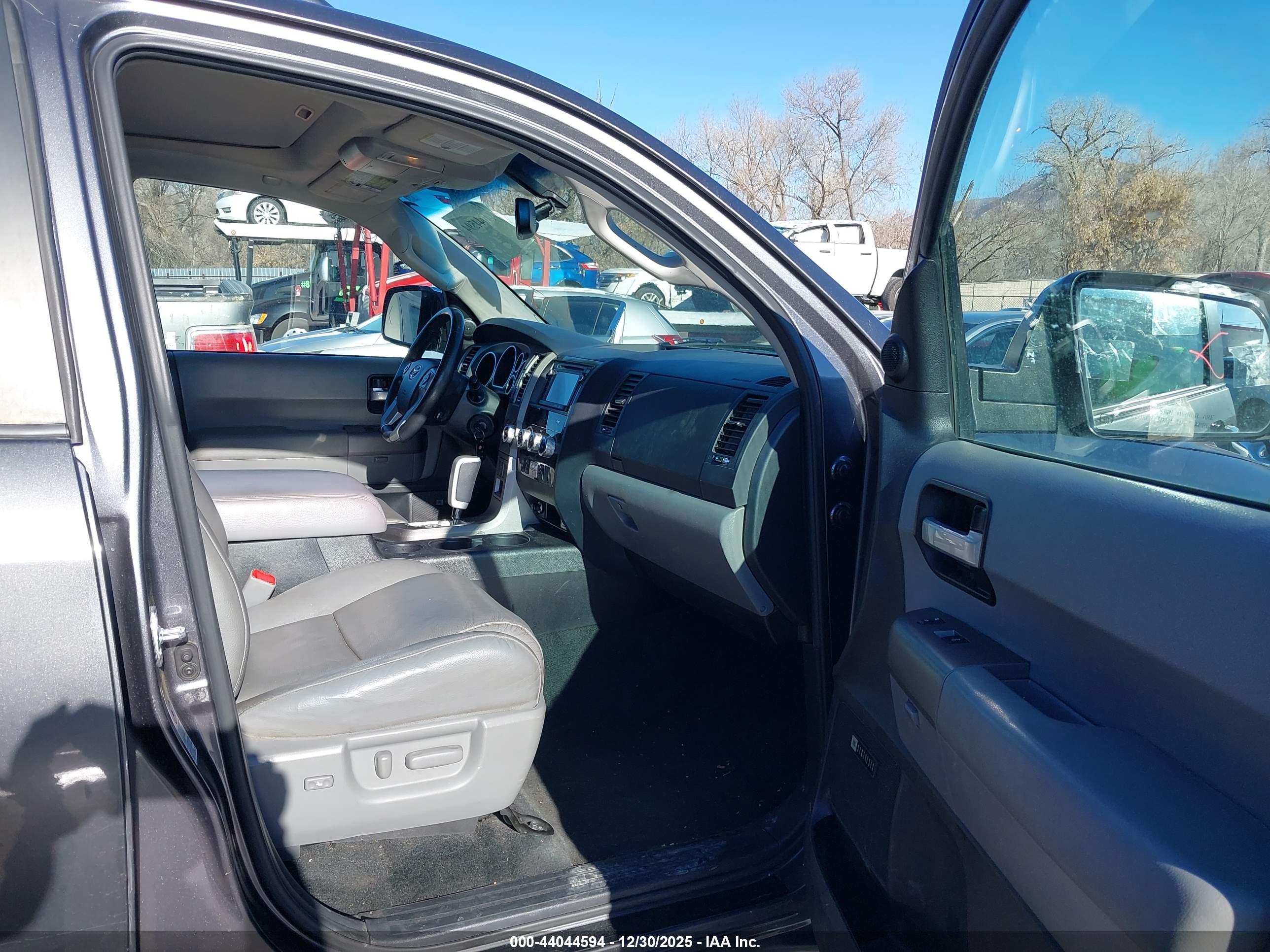 TOYOTA SEQUOIA image 5