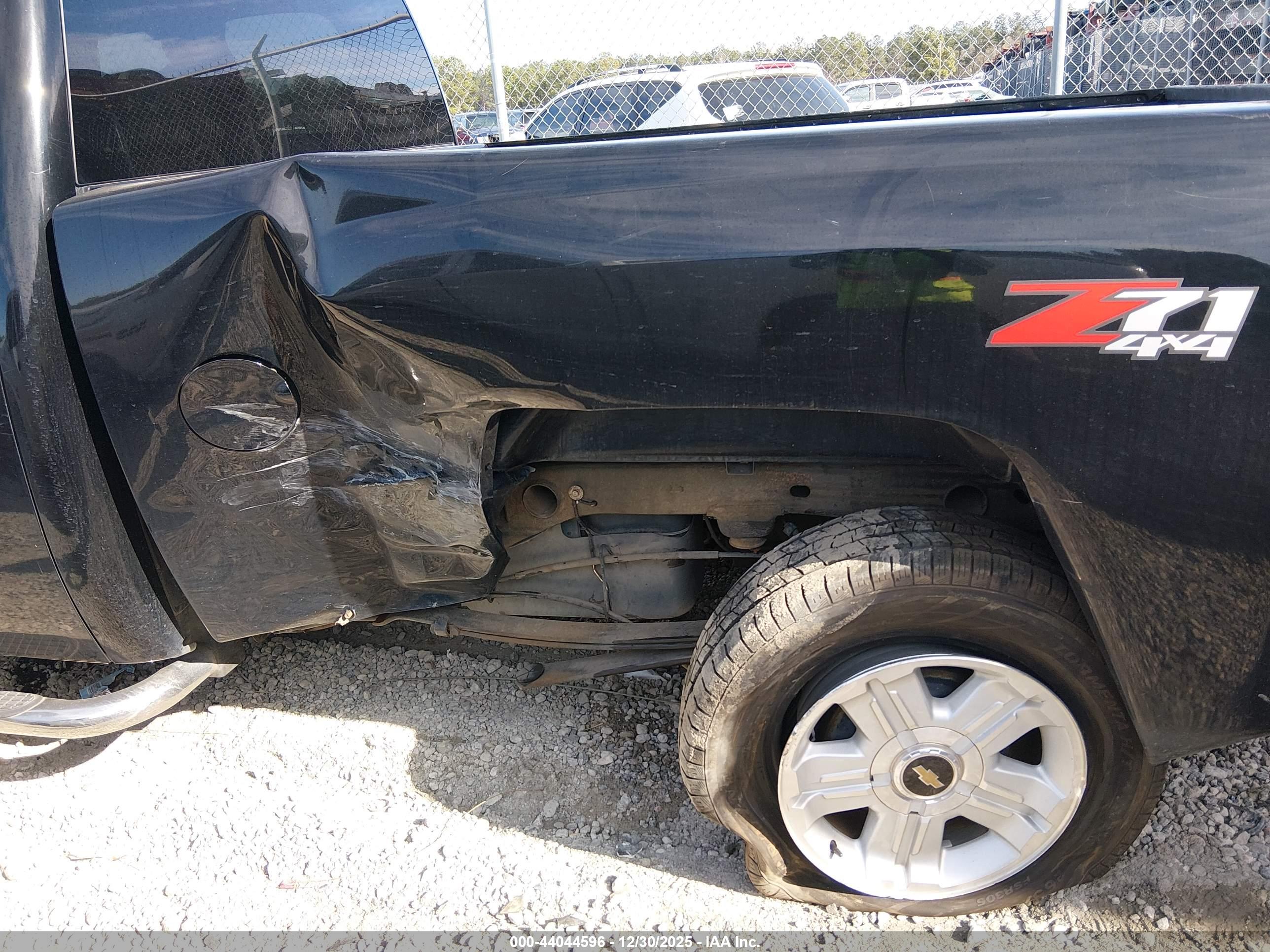 CHEVROLET SILVERADO image 6