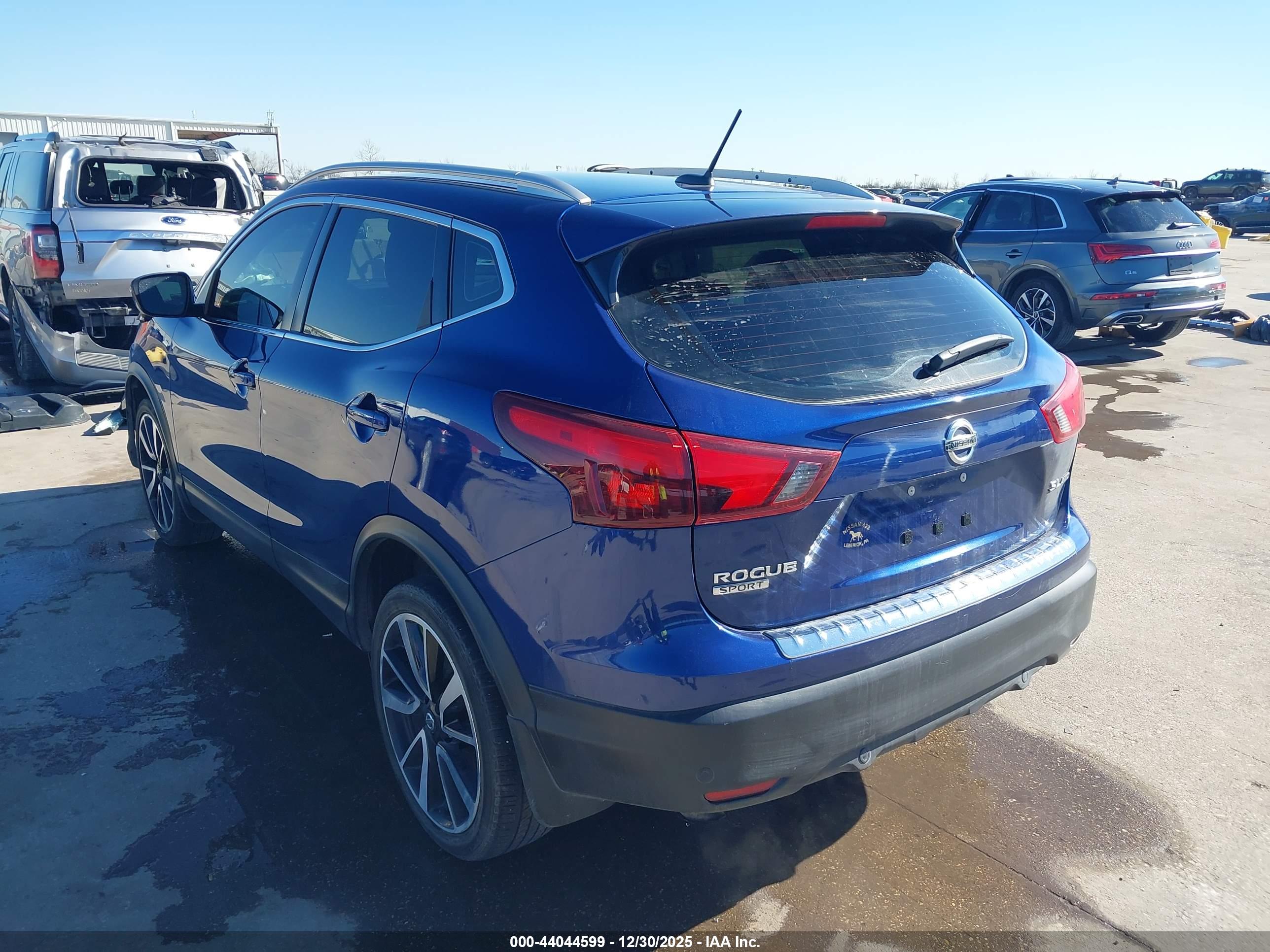 NISSAN ROGUE image 3