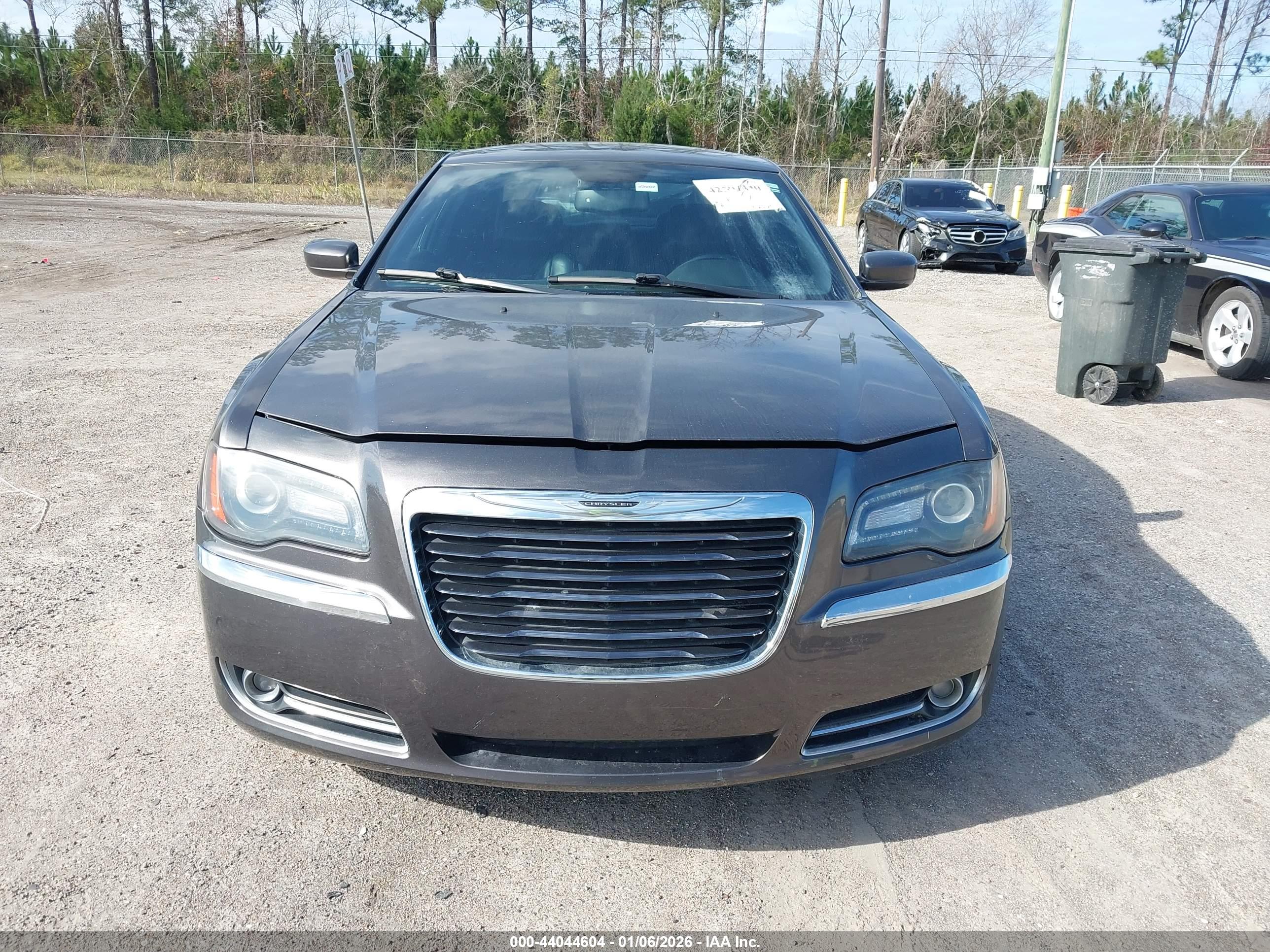 CHRYSLER 300 image 6