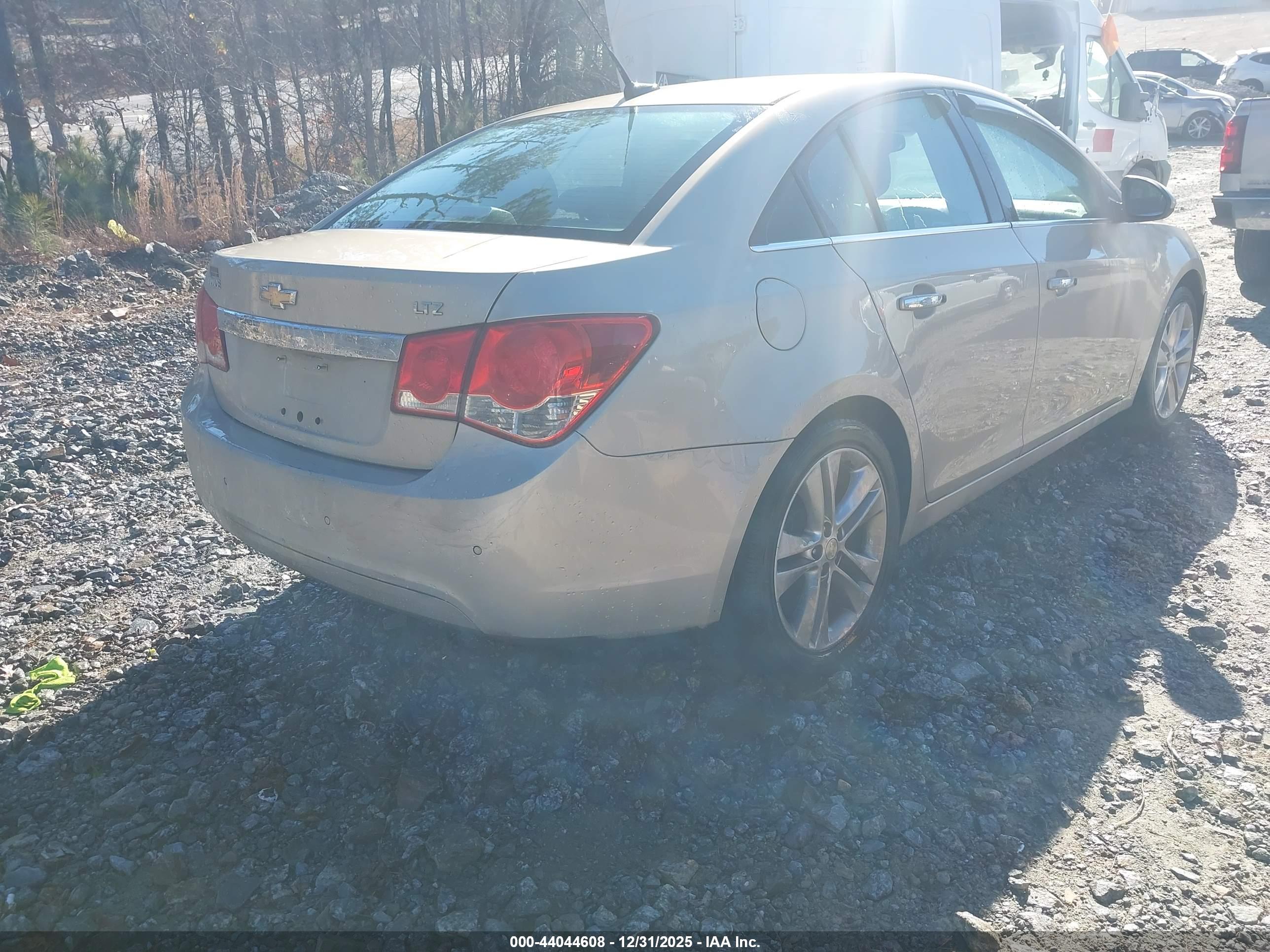 CHEVROLET CRUZE image 4
