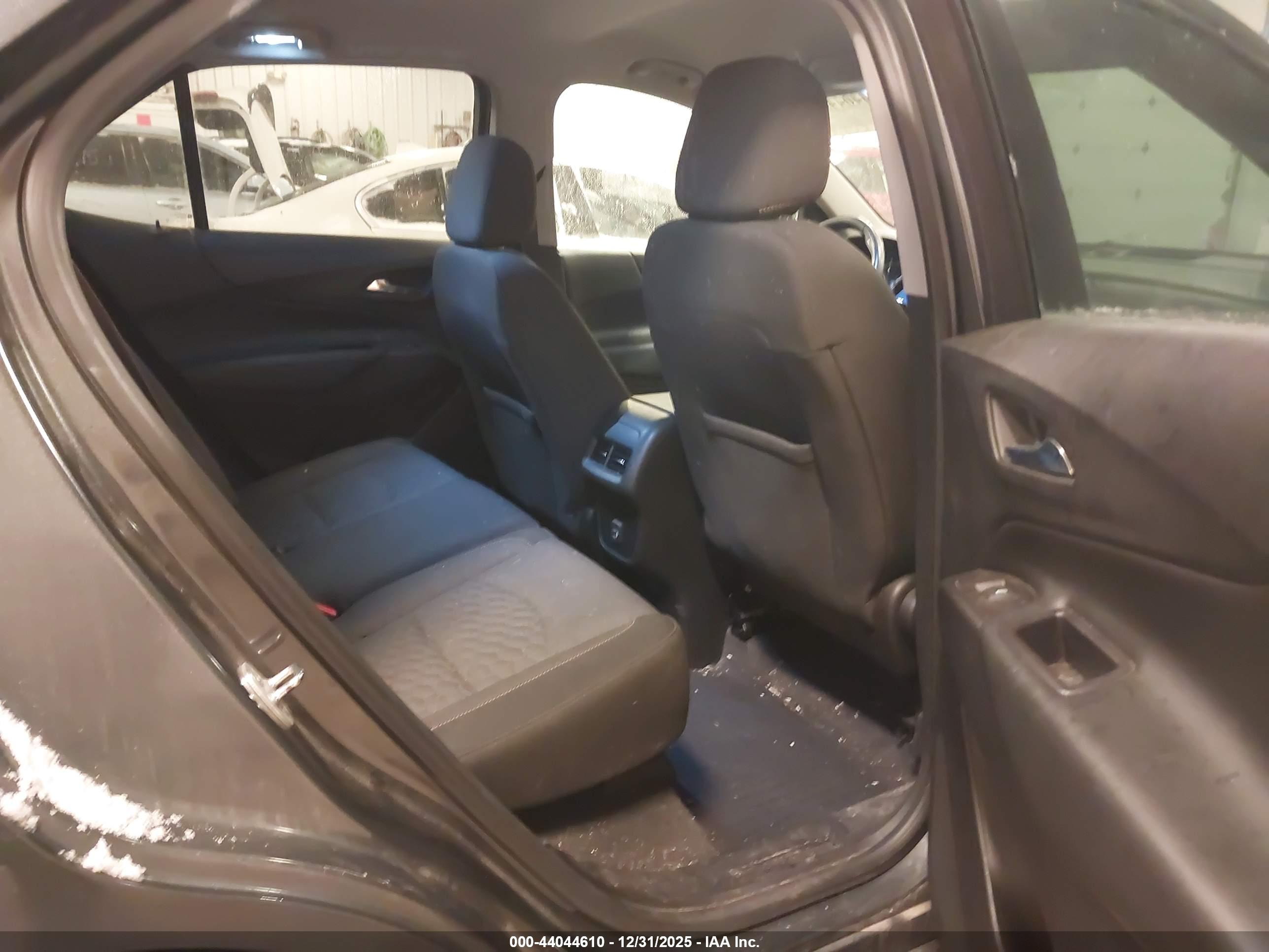 CHEVROLET EQUINOX image 8