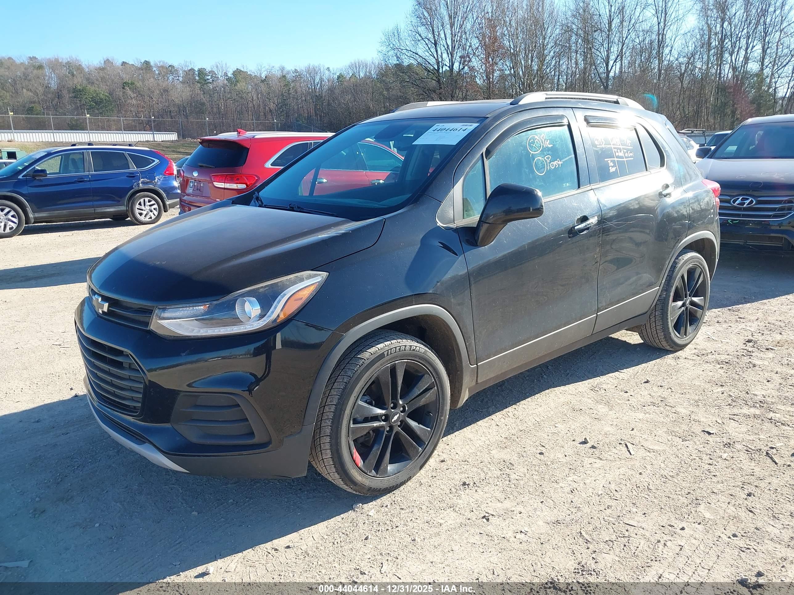 CHEVROLET TRAX image 2