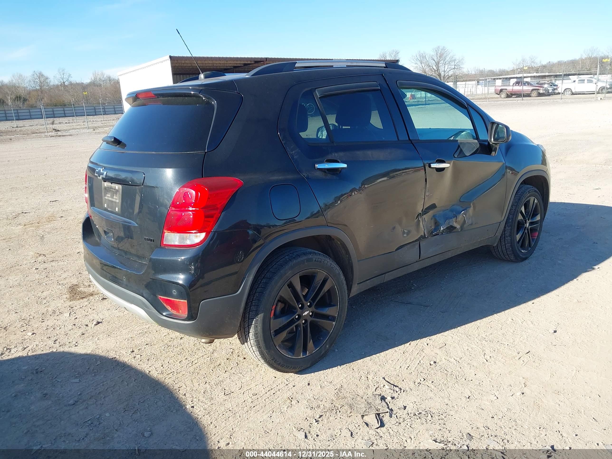 CHEVROLET TRAX image 4