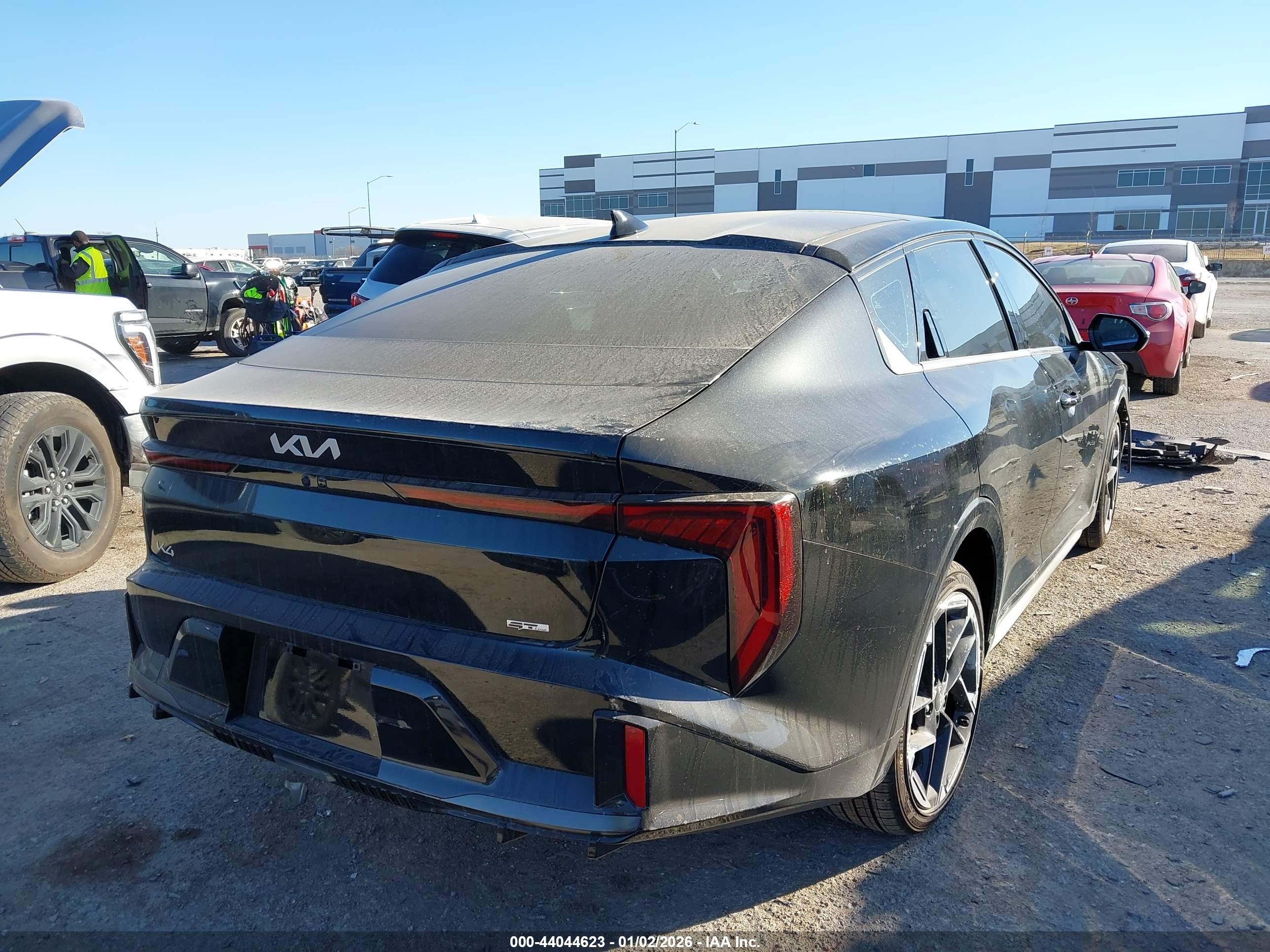 KIA K4 image 4