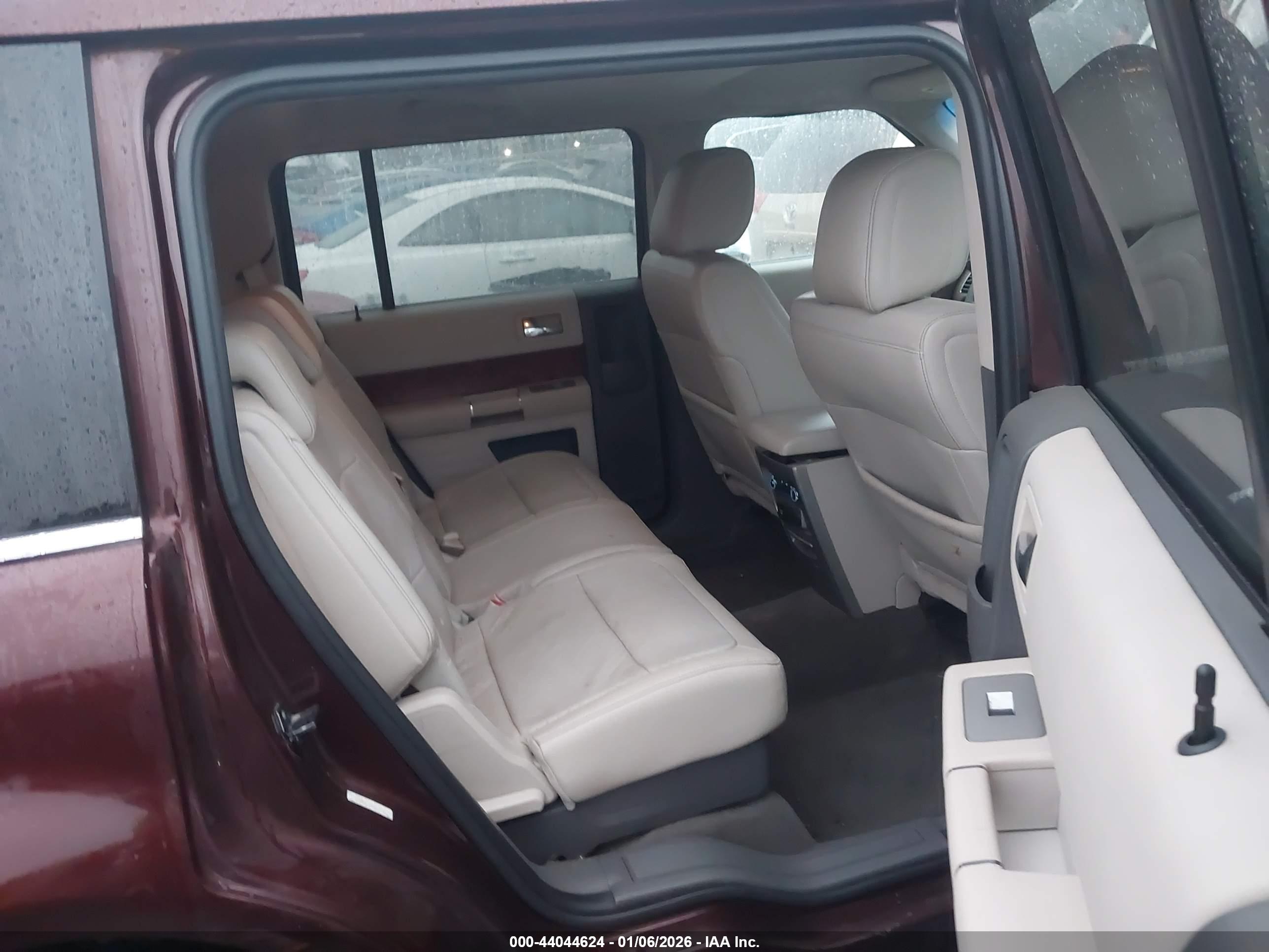 FORD FLEX image 8