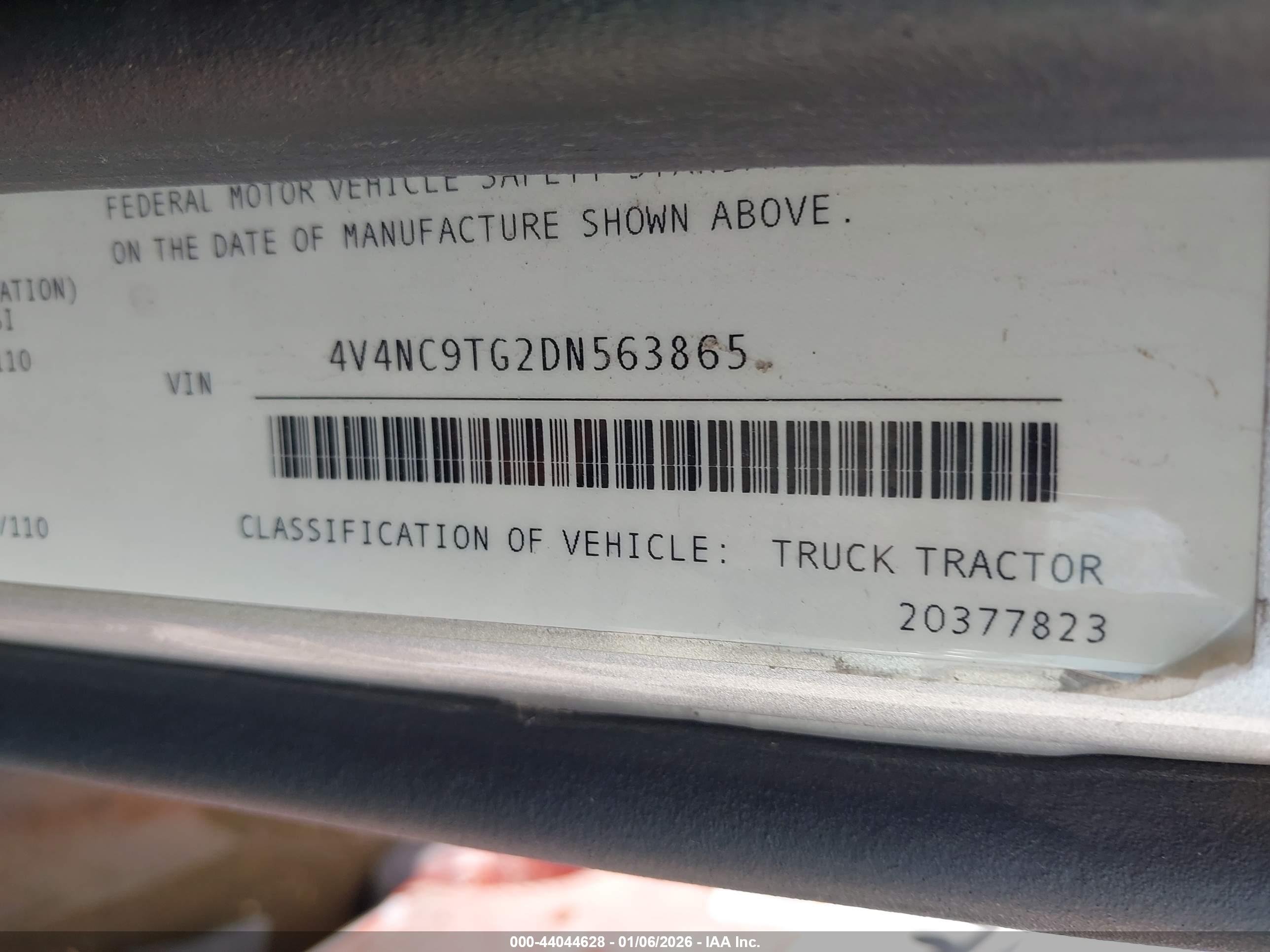 VOLVO VN image 9