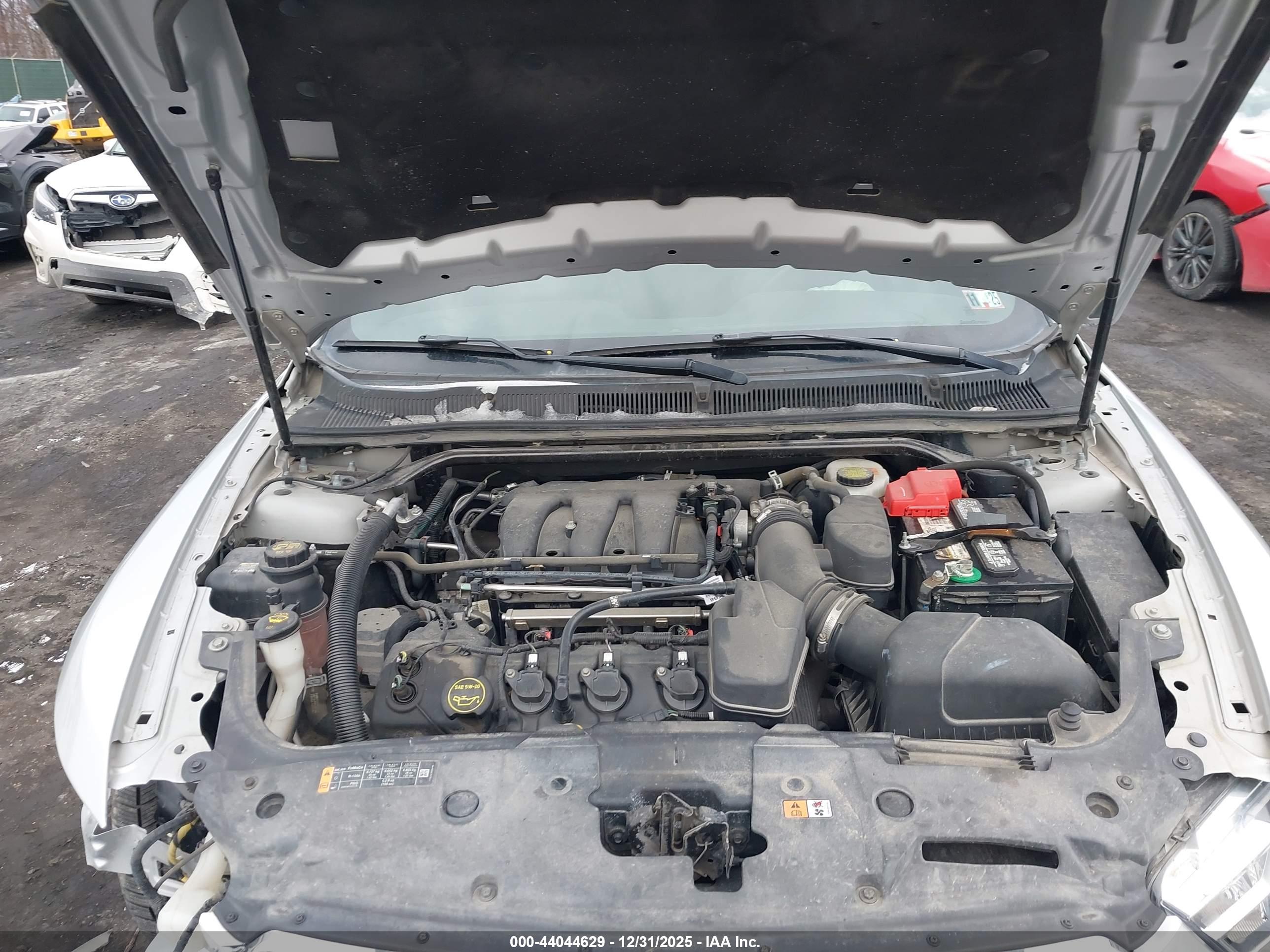 FORD TAURUS image 10