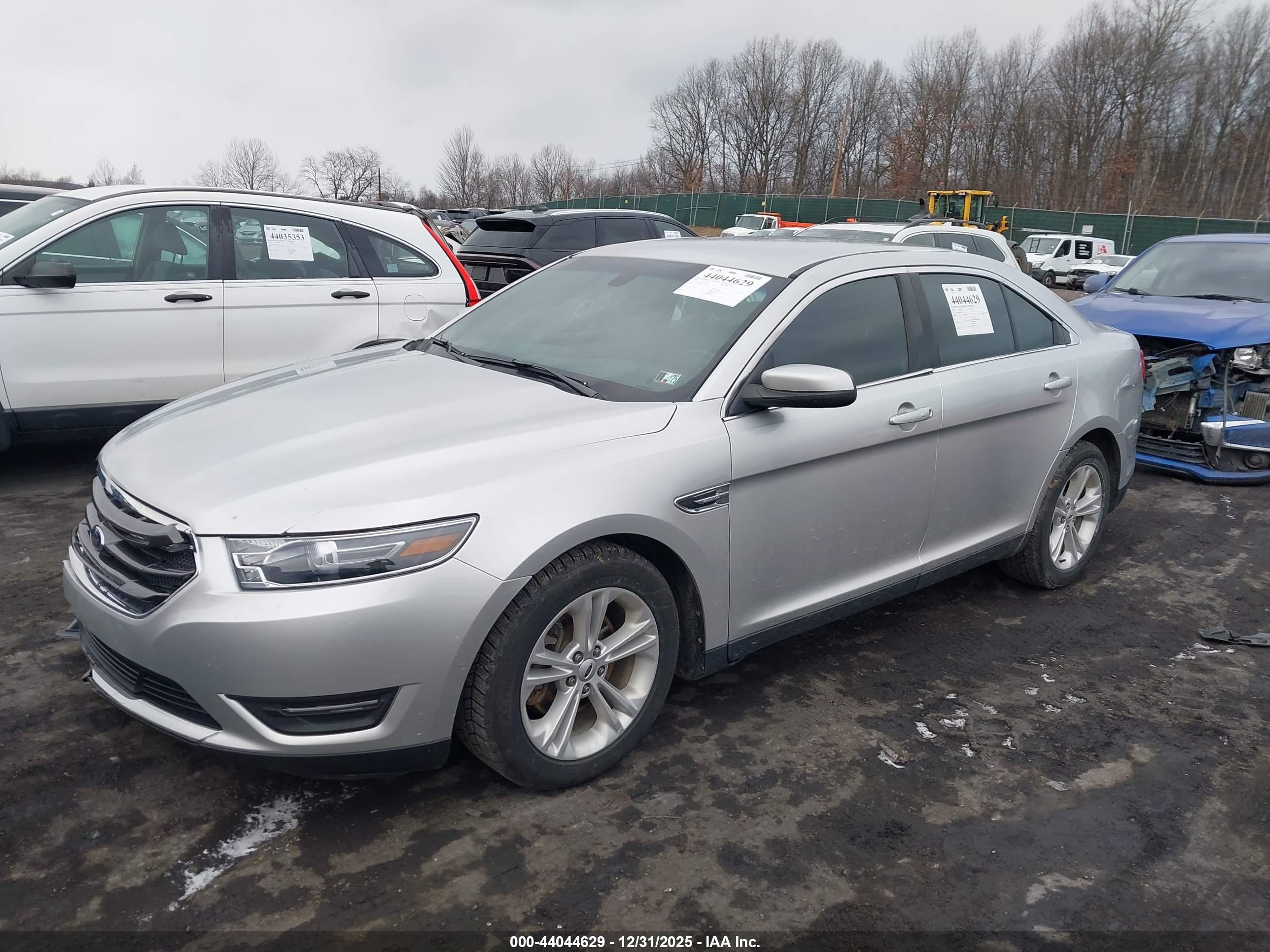 FORD TAURUS image 2