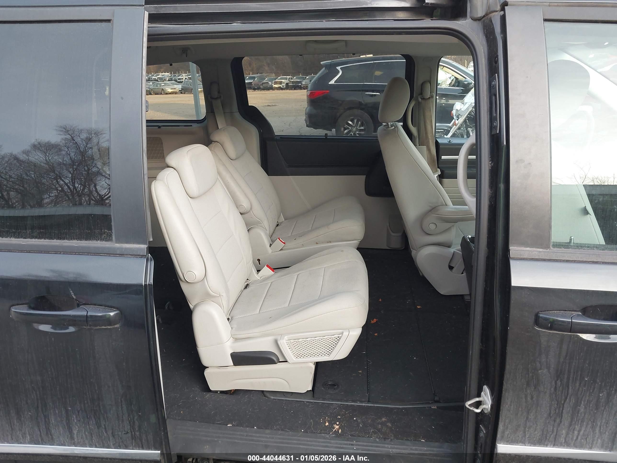 DODGE GRAND image 8