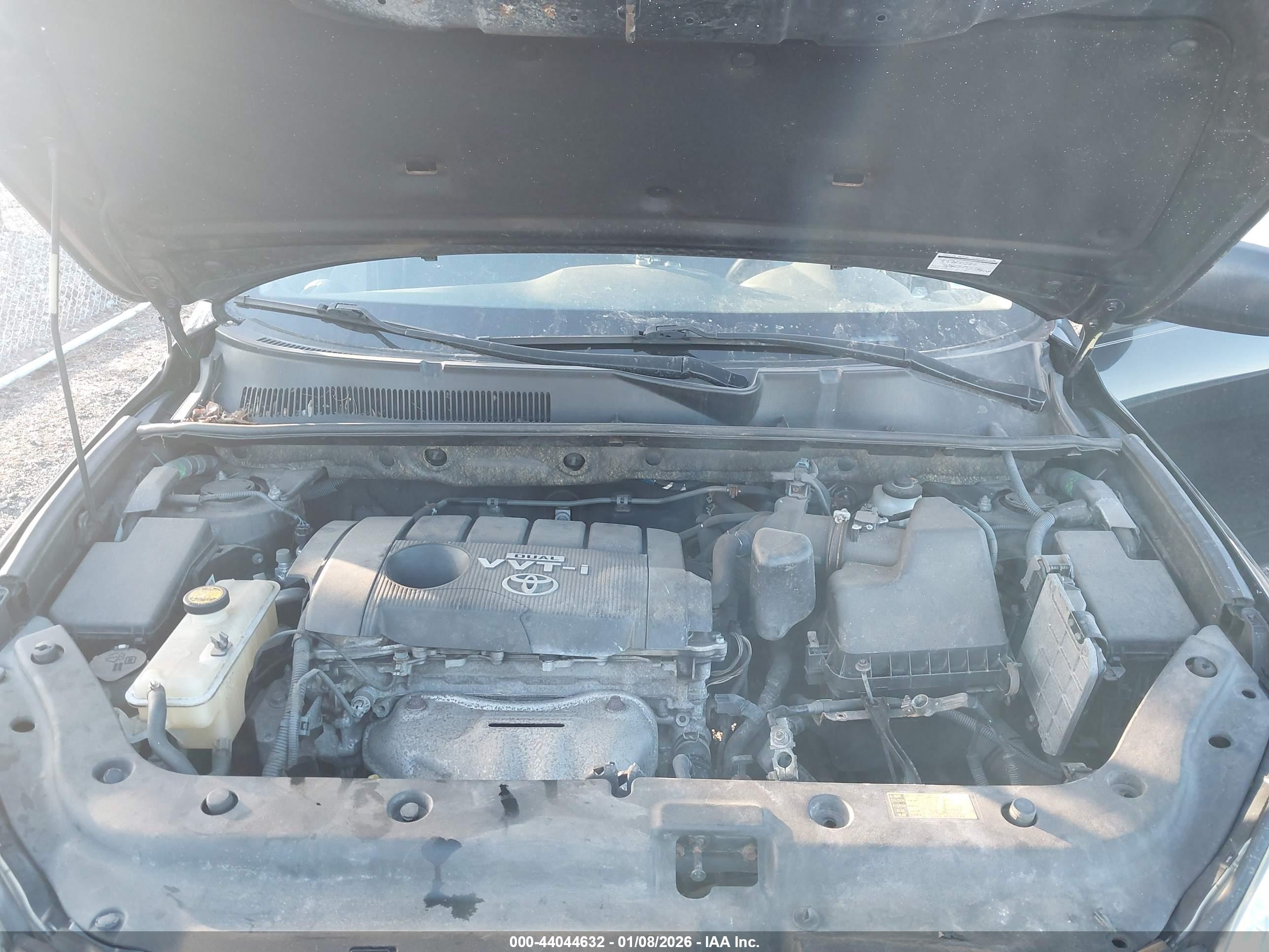 TOYOTA RAV4 image 10