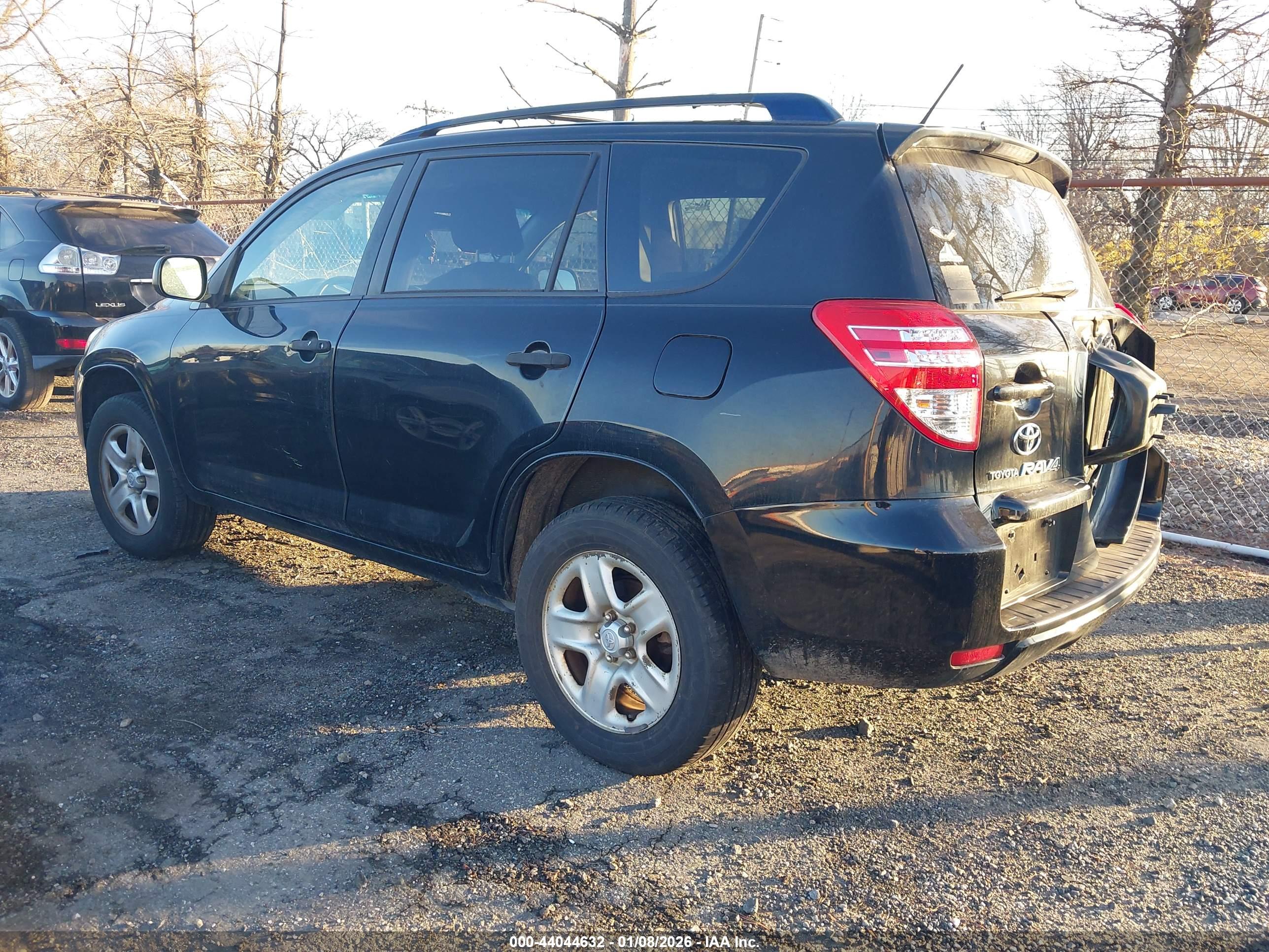 TOYOTA RAV4 image 3
