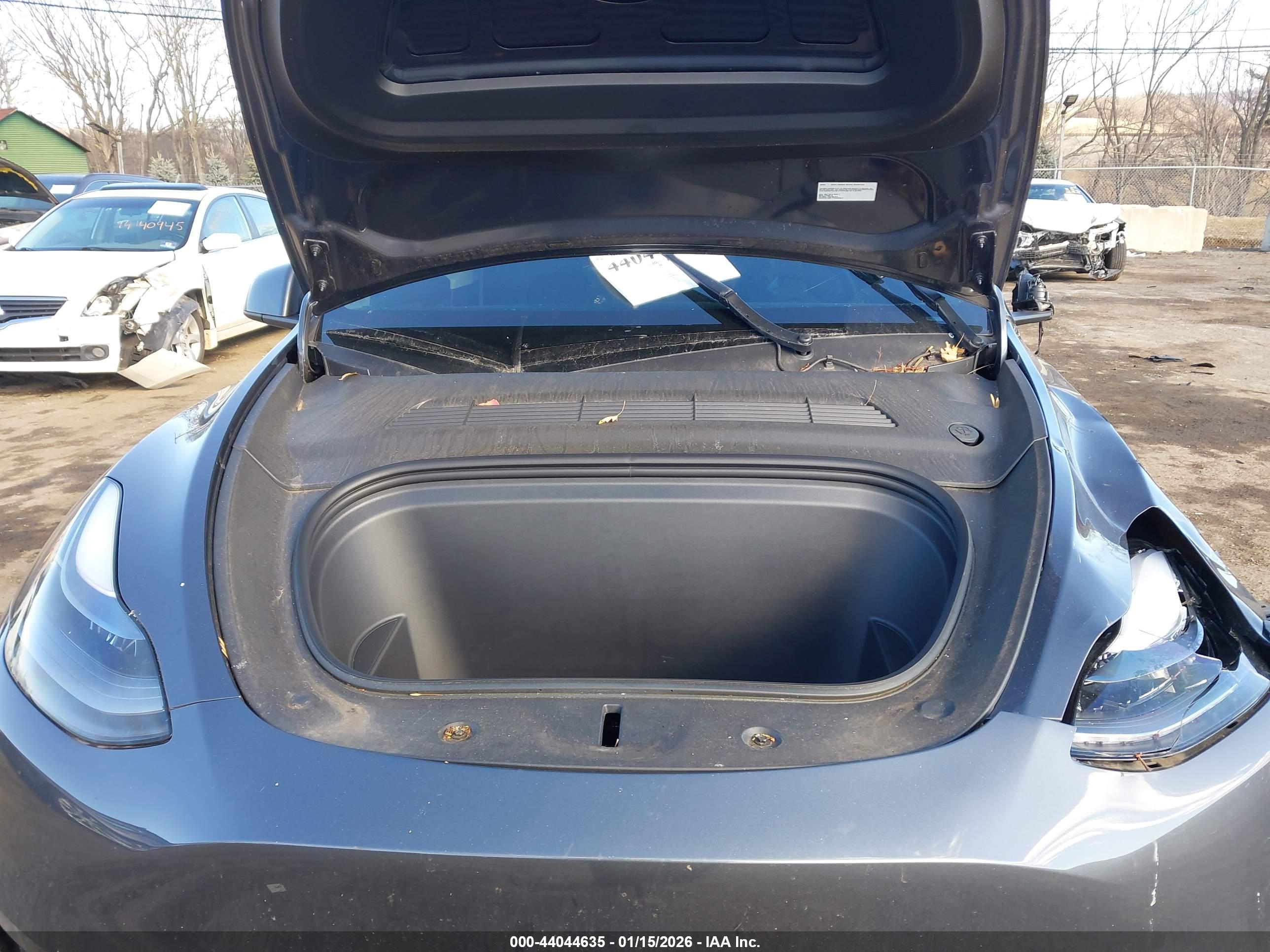 TESLA MODEL image 10