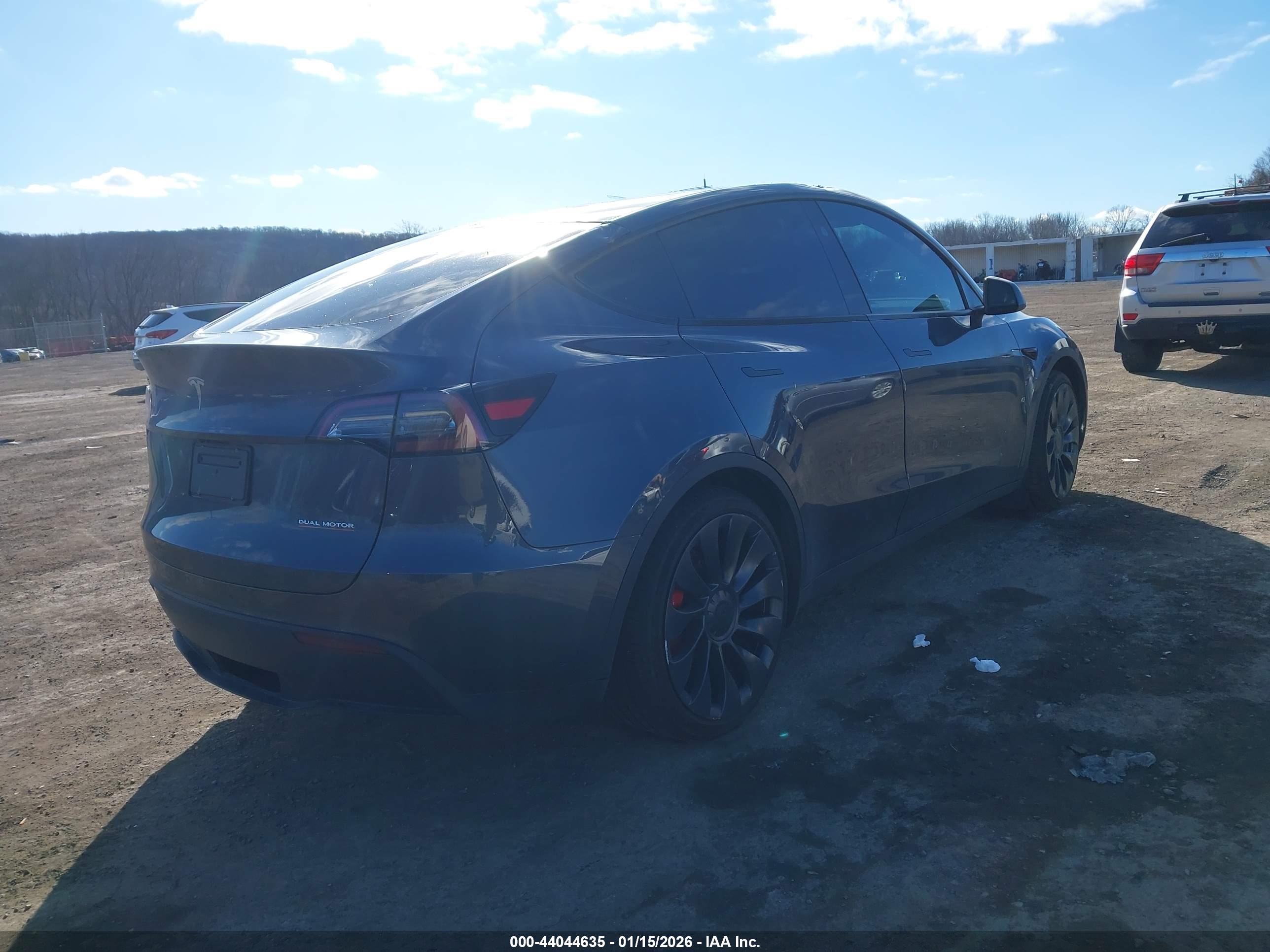 TESLA MODEL image 4