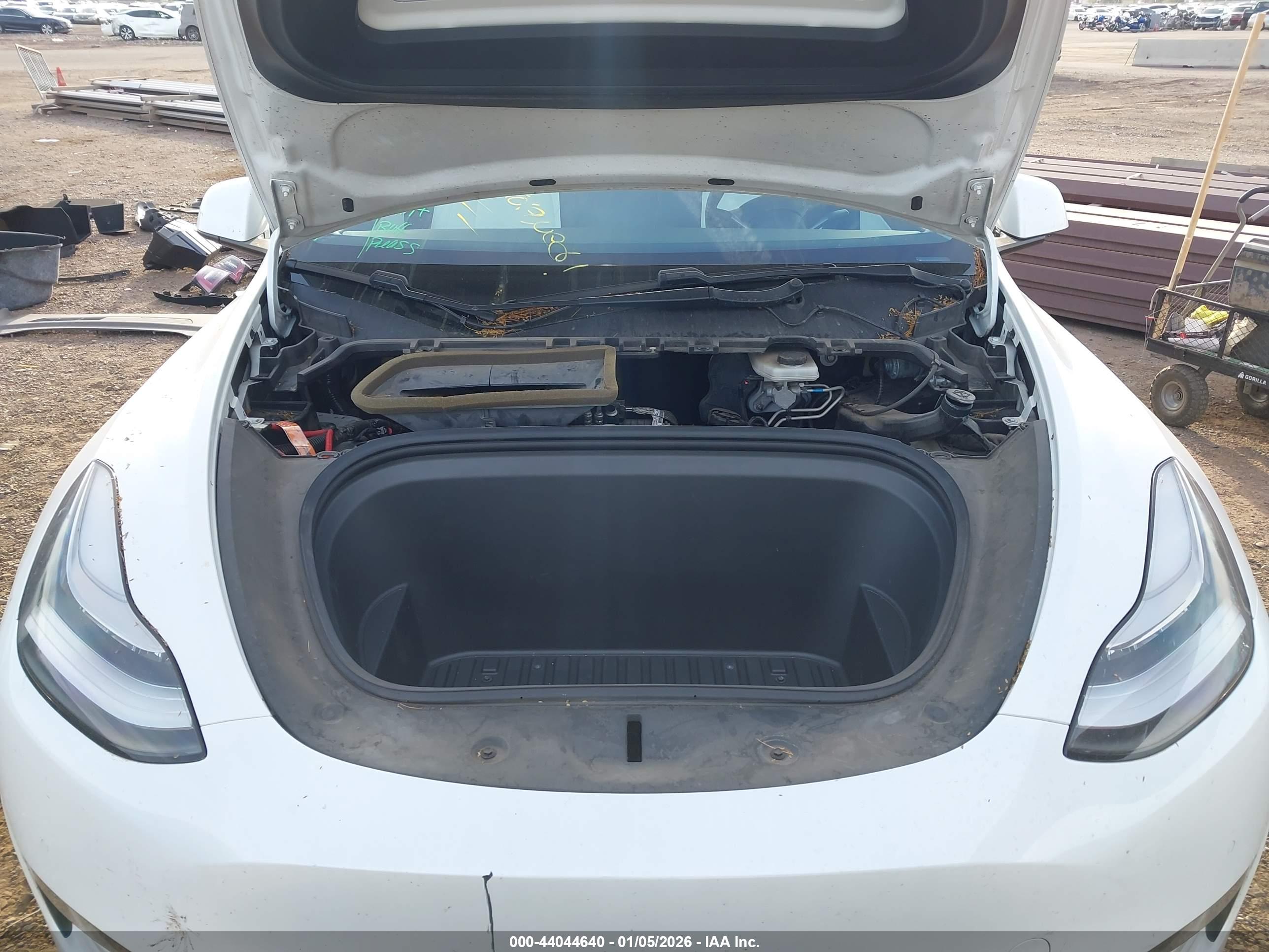TESLA MODEL image 10