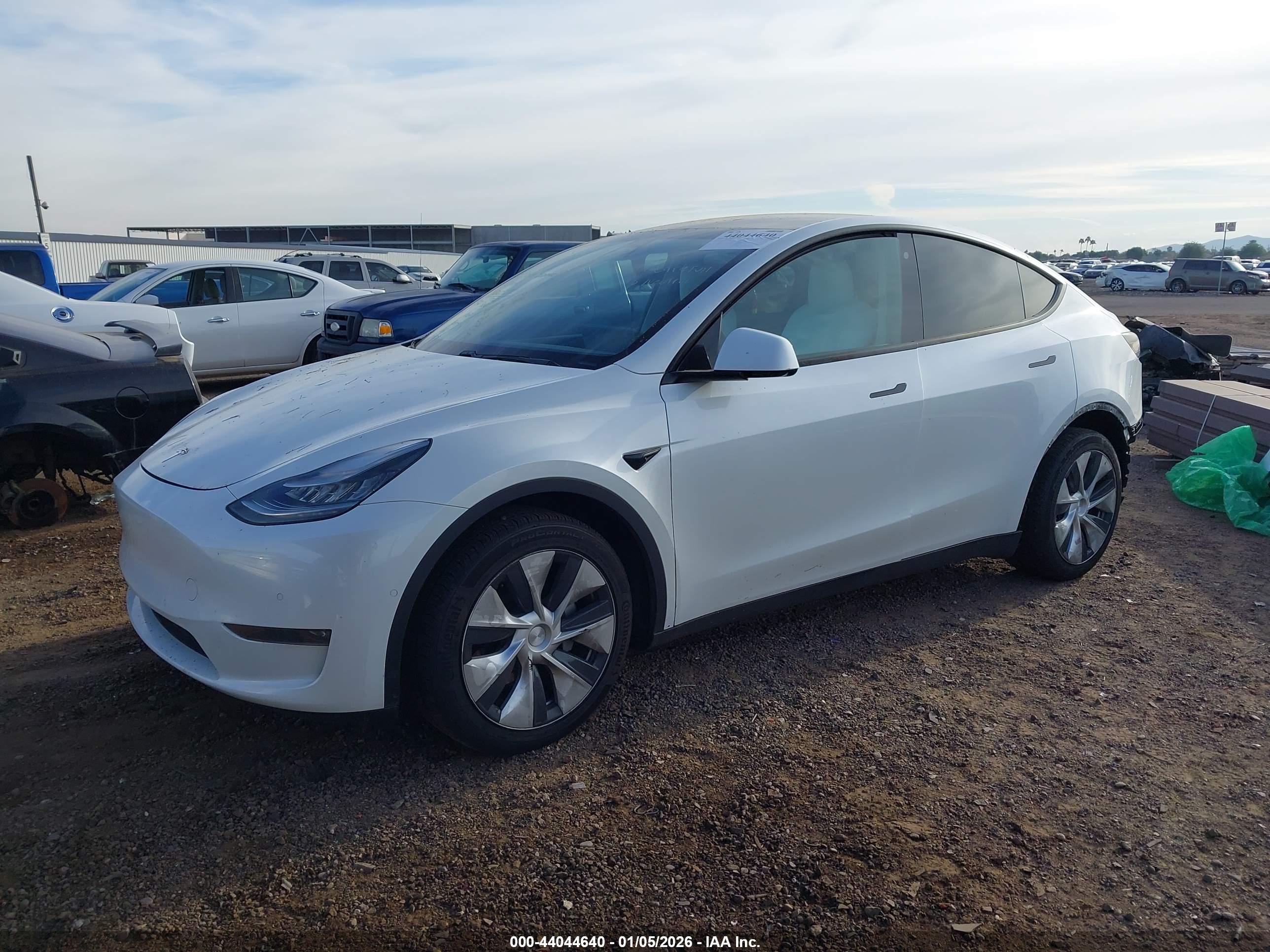 TESLA MODEL image 2