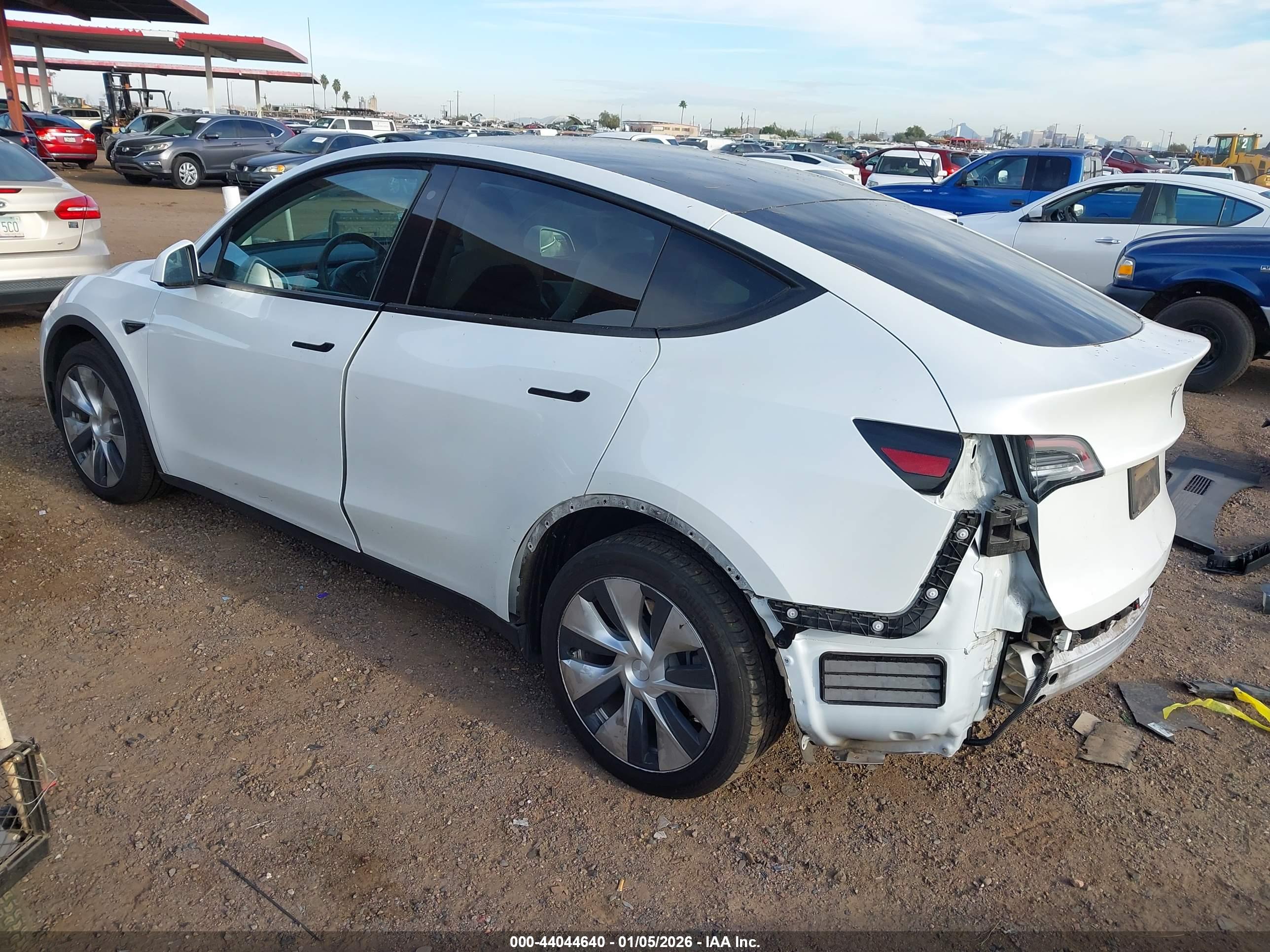 TESLA MODEL image 3