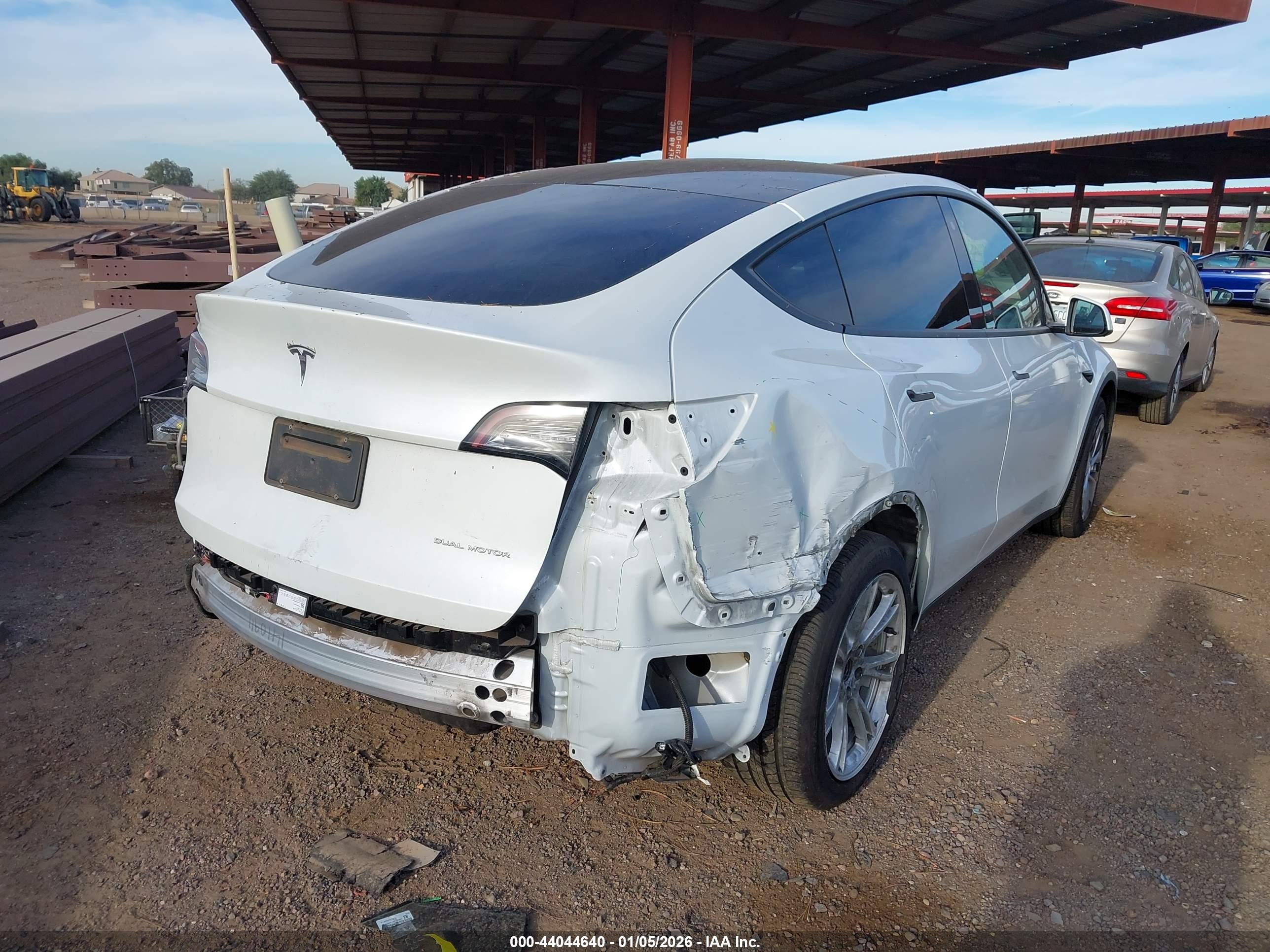 TESLA MODEL image 4