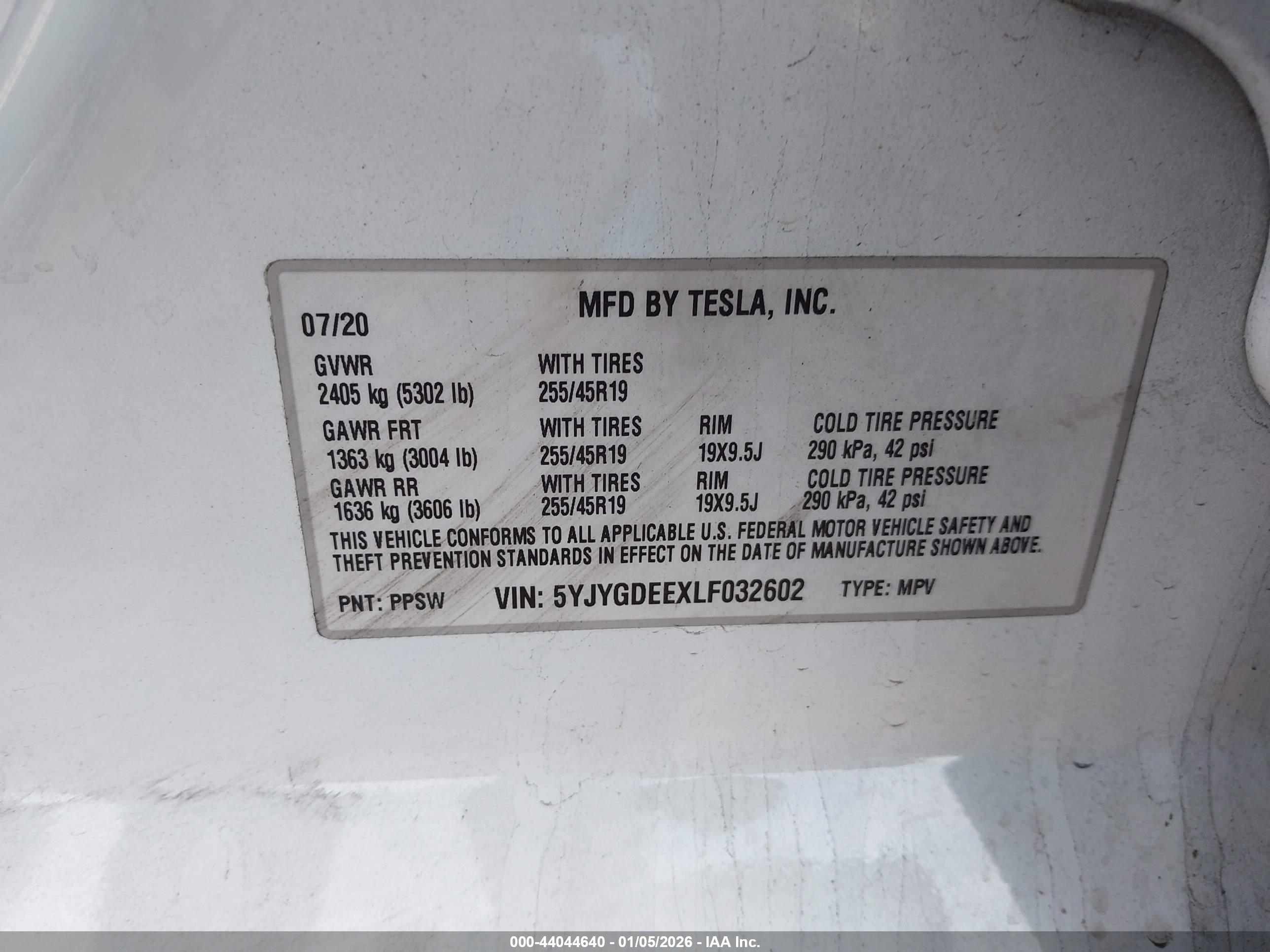 TESLA MODEL image 9