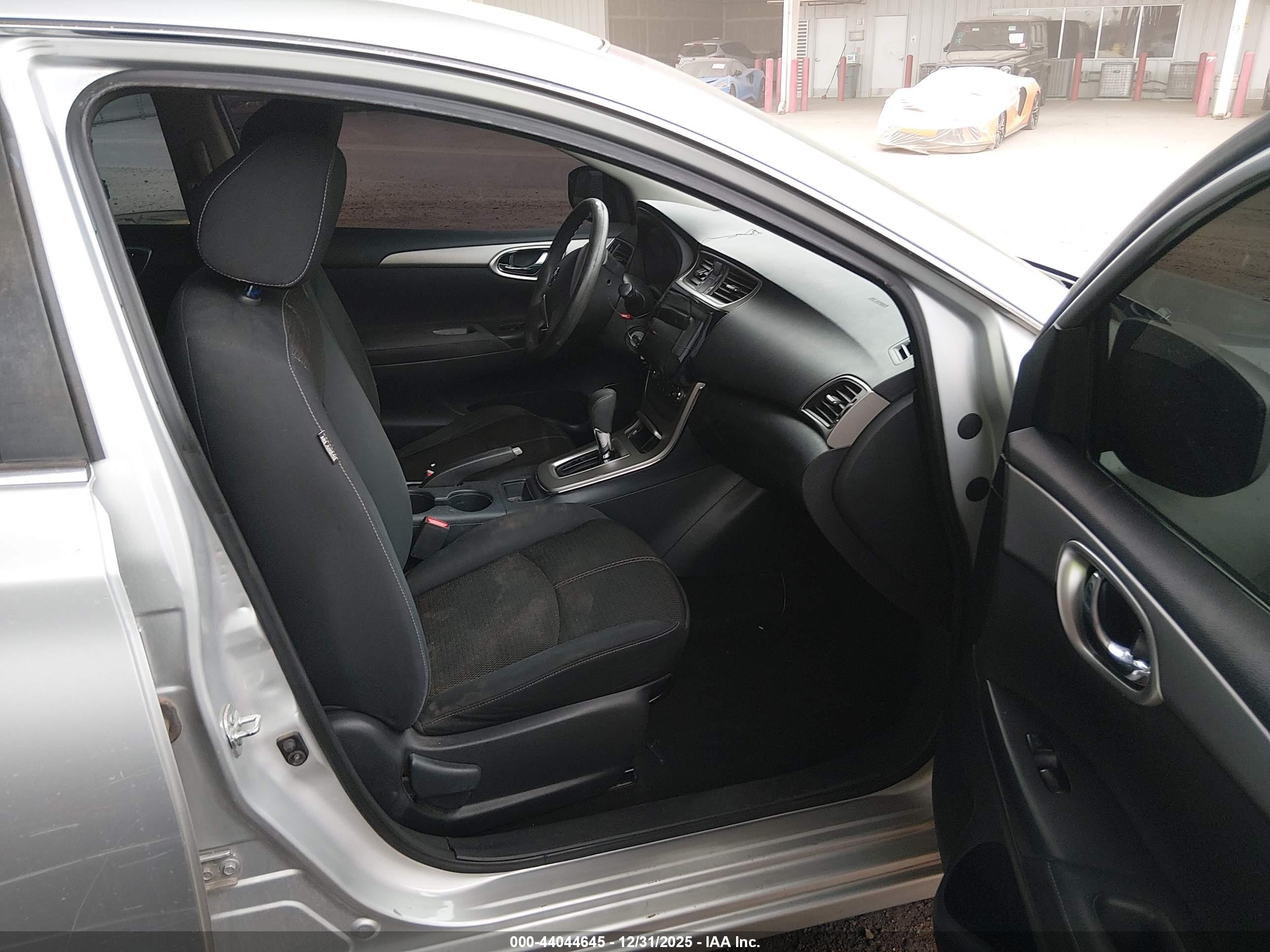 NISSAN SENTRA image 5