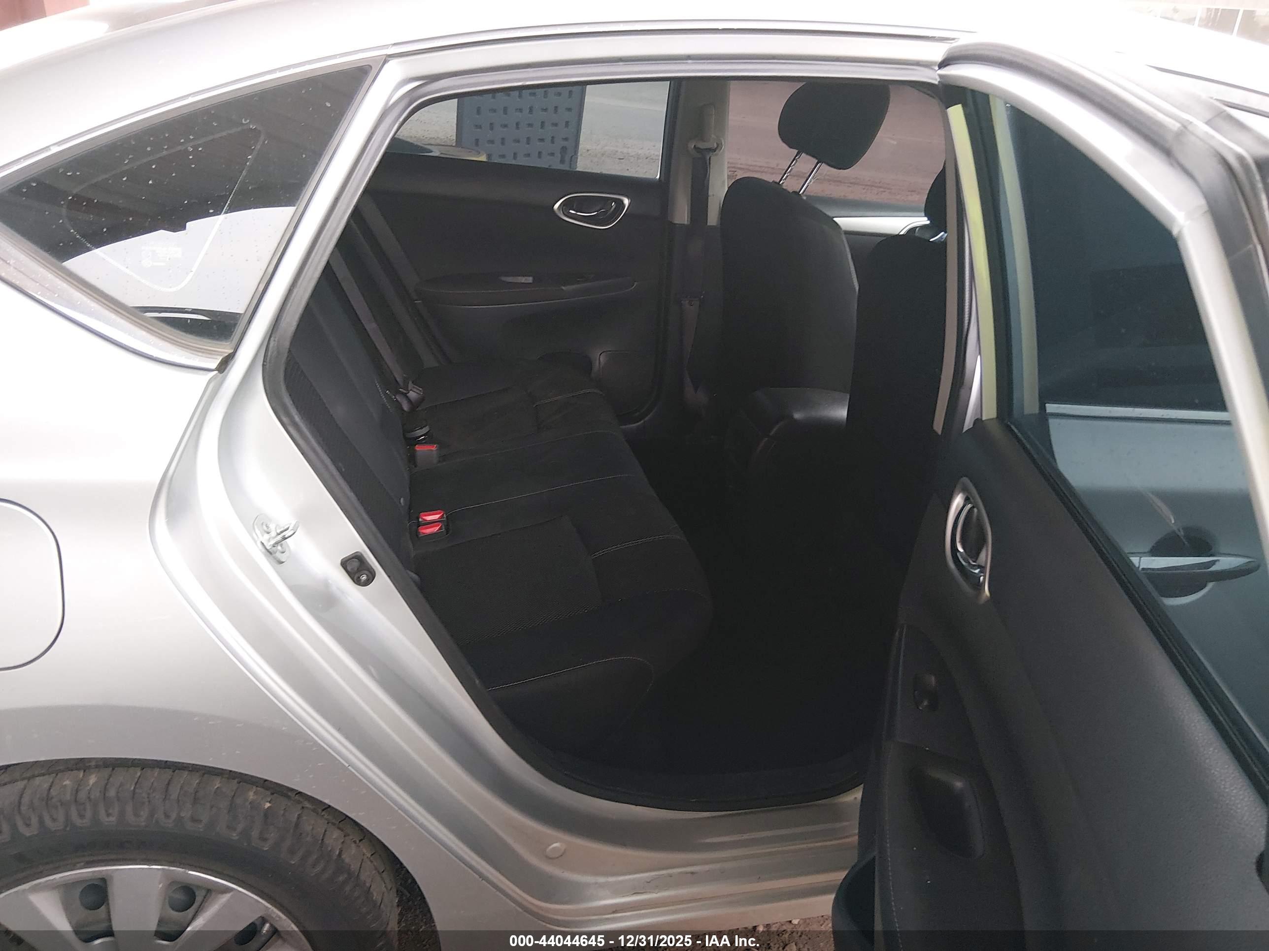 NISSAN SENTRA image 8