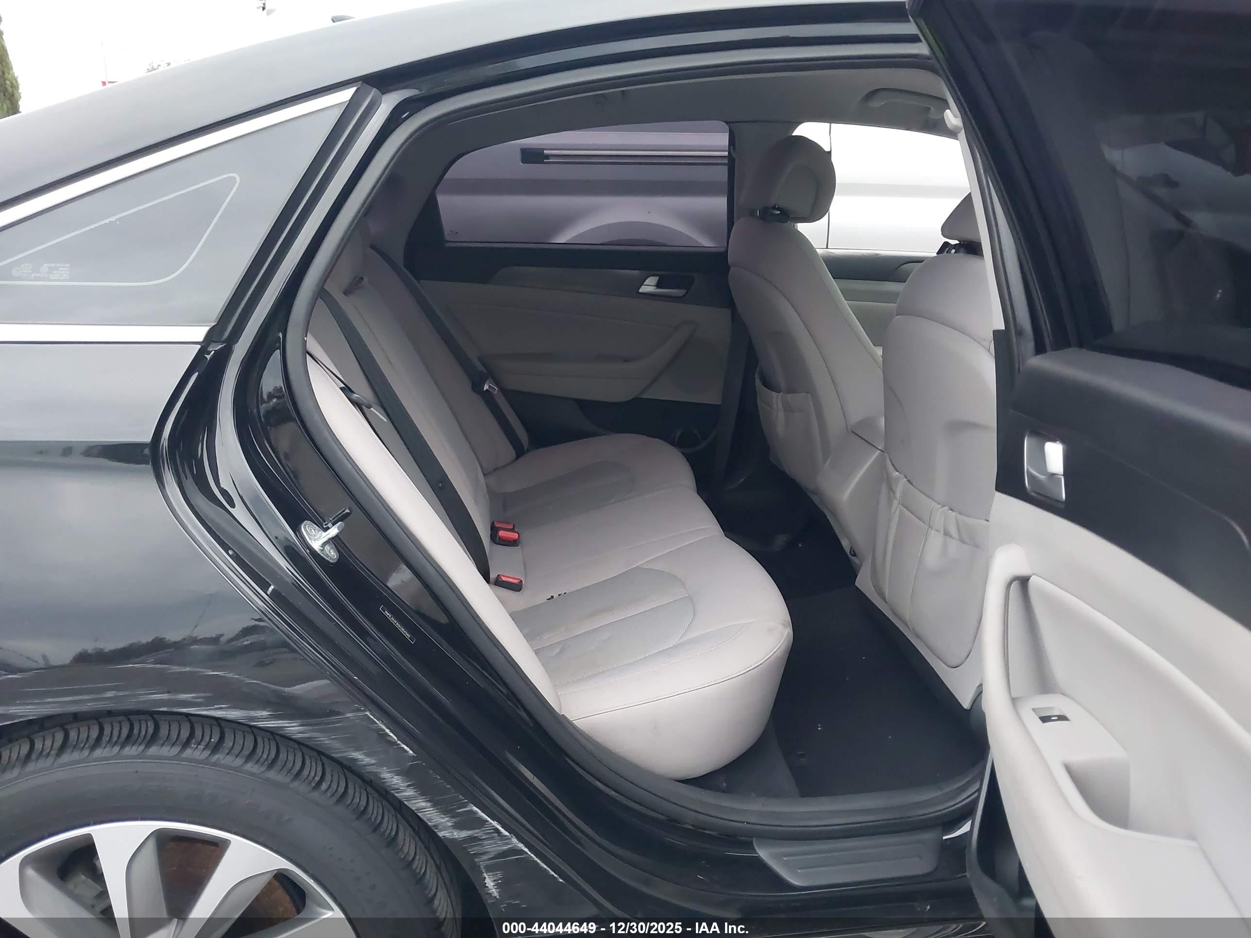 HYUNDAI SONATA image 8