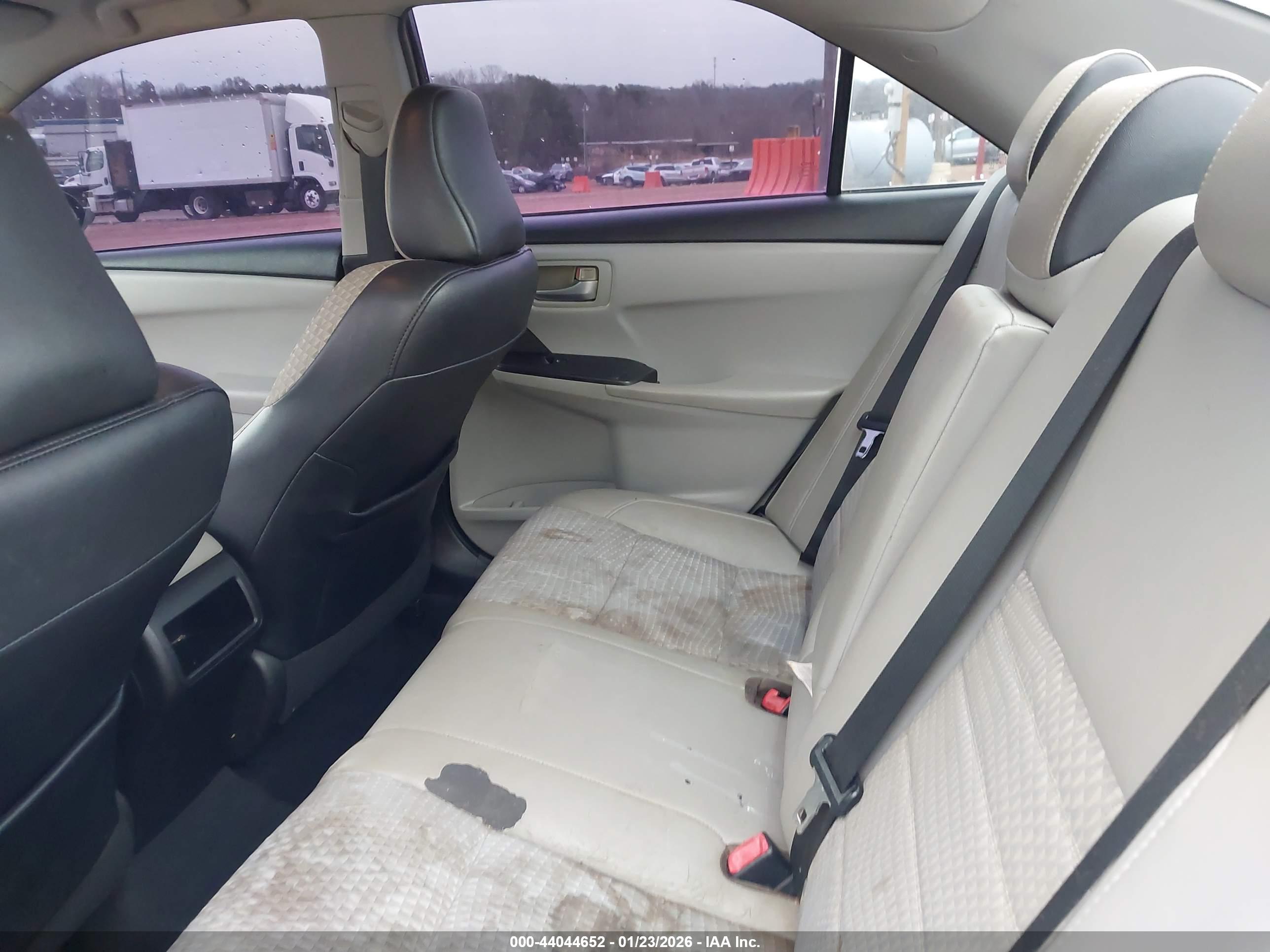 TOYOTA CAMRY image 8