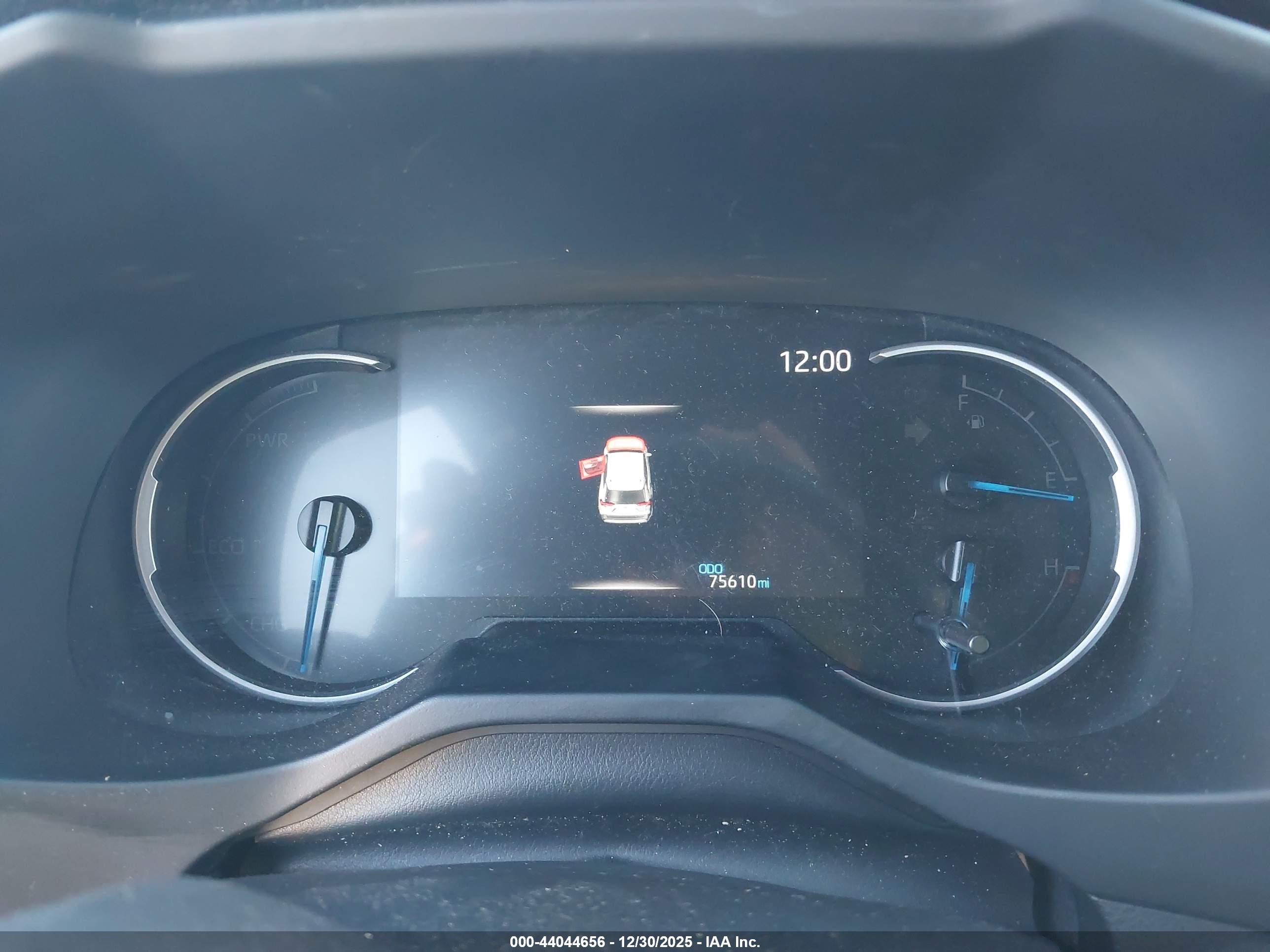 TOYOTA RAV4 image 7