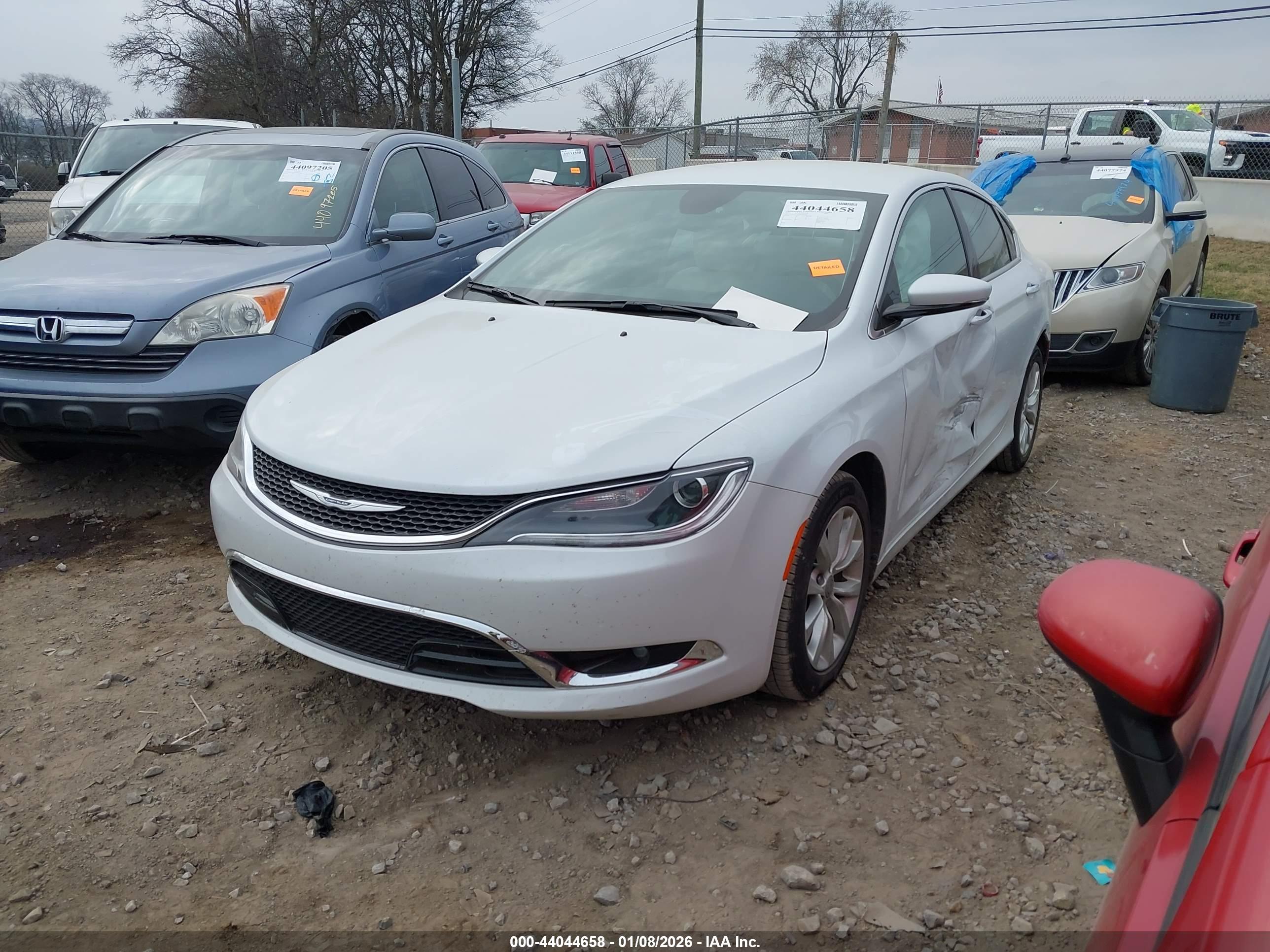 CHRYSLER 200 image 2