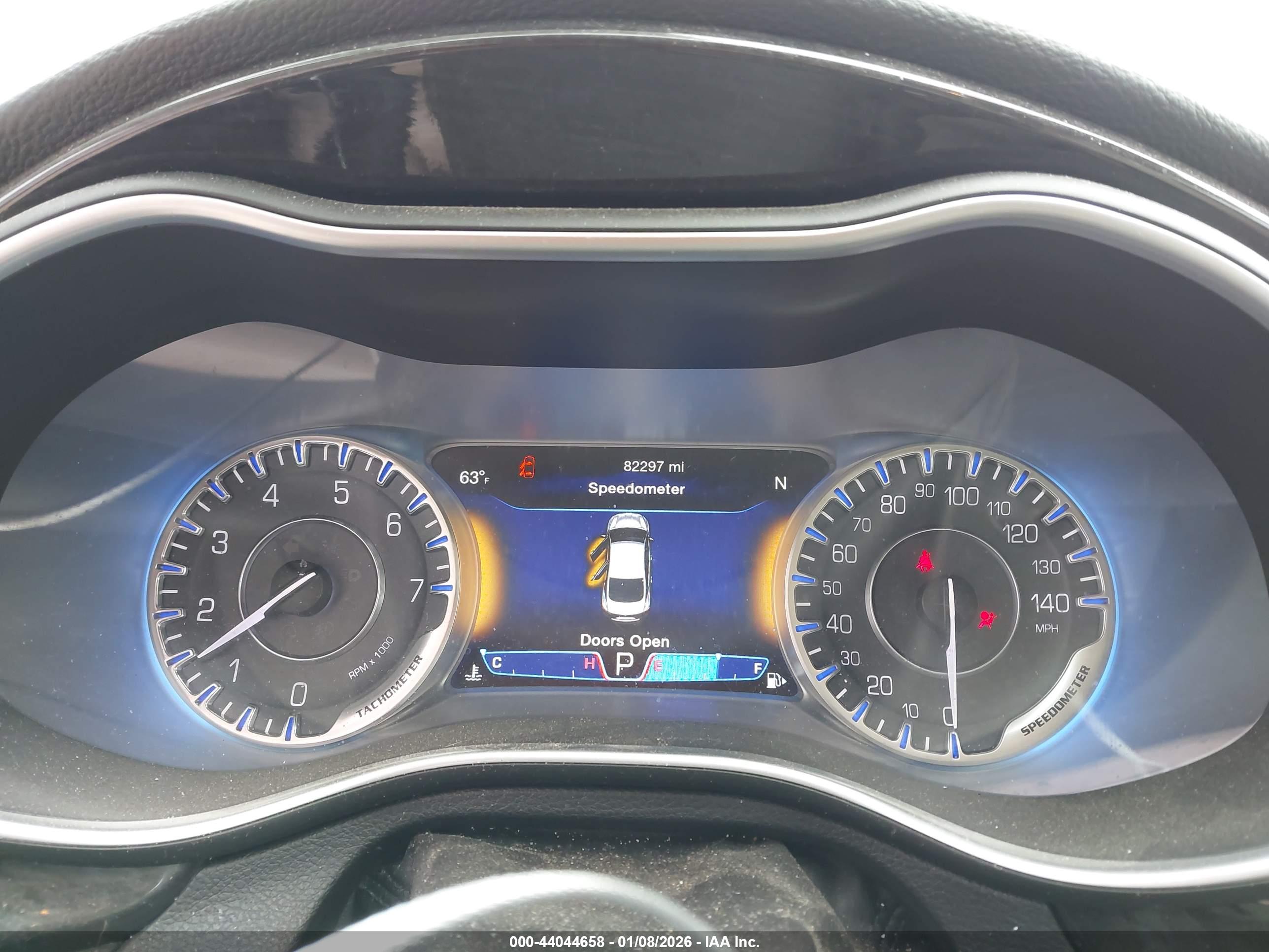 CHRYSLER 200 image 7