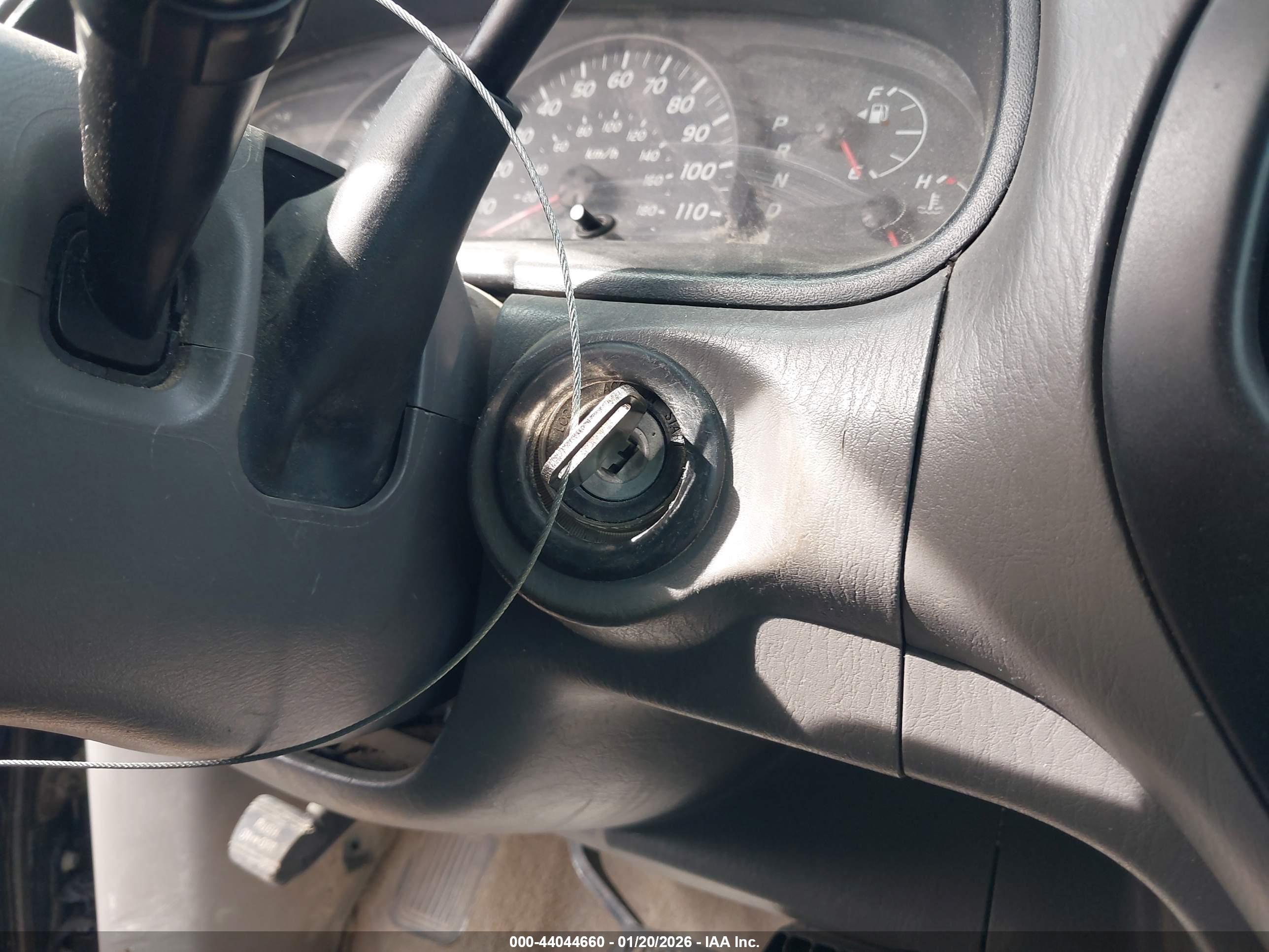 TOYOTA TUNDRA image 11
