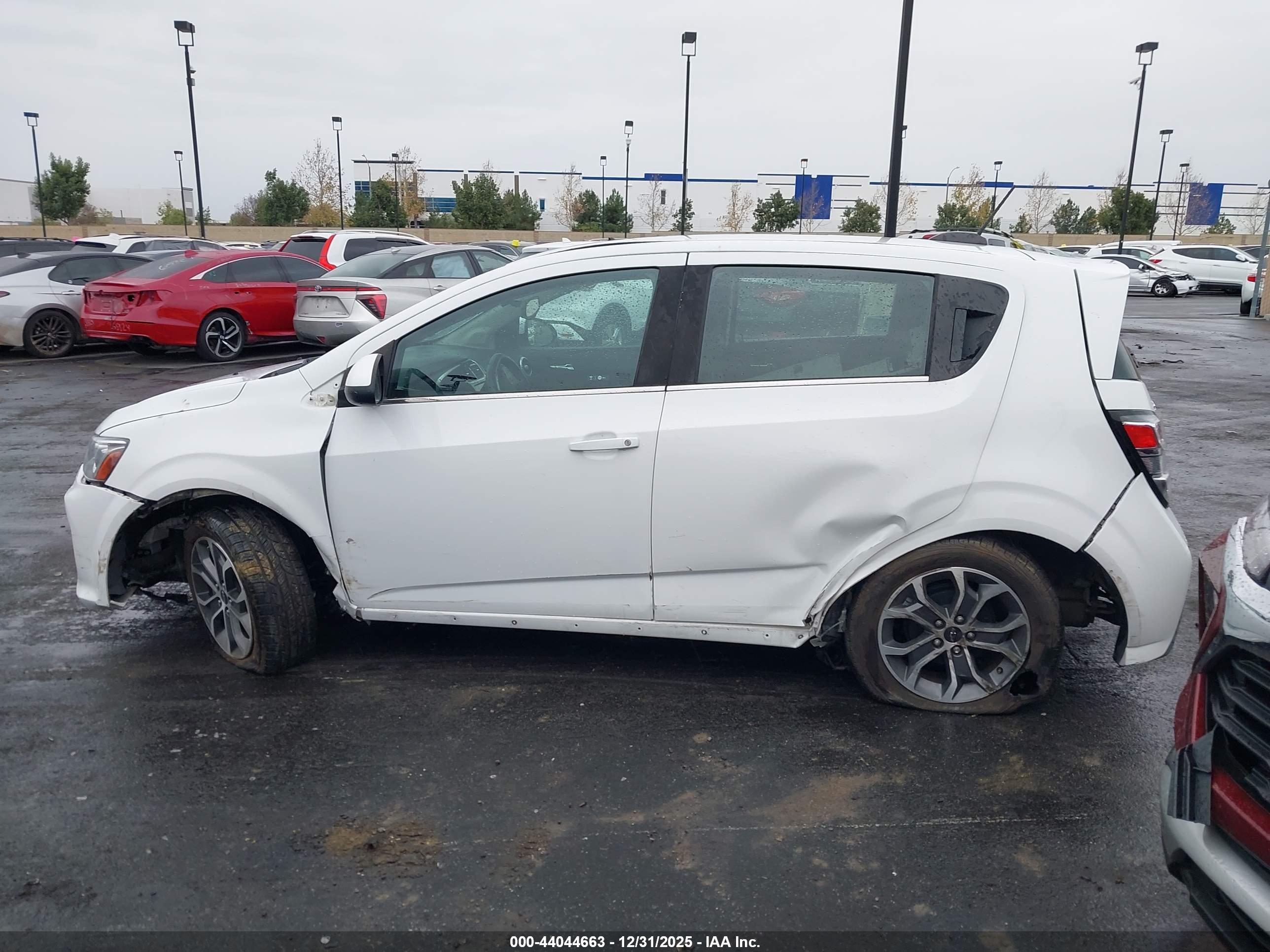 CHEVROLET SONIC image 6
