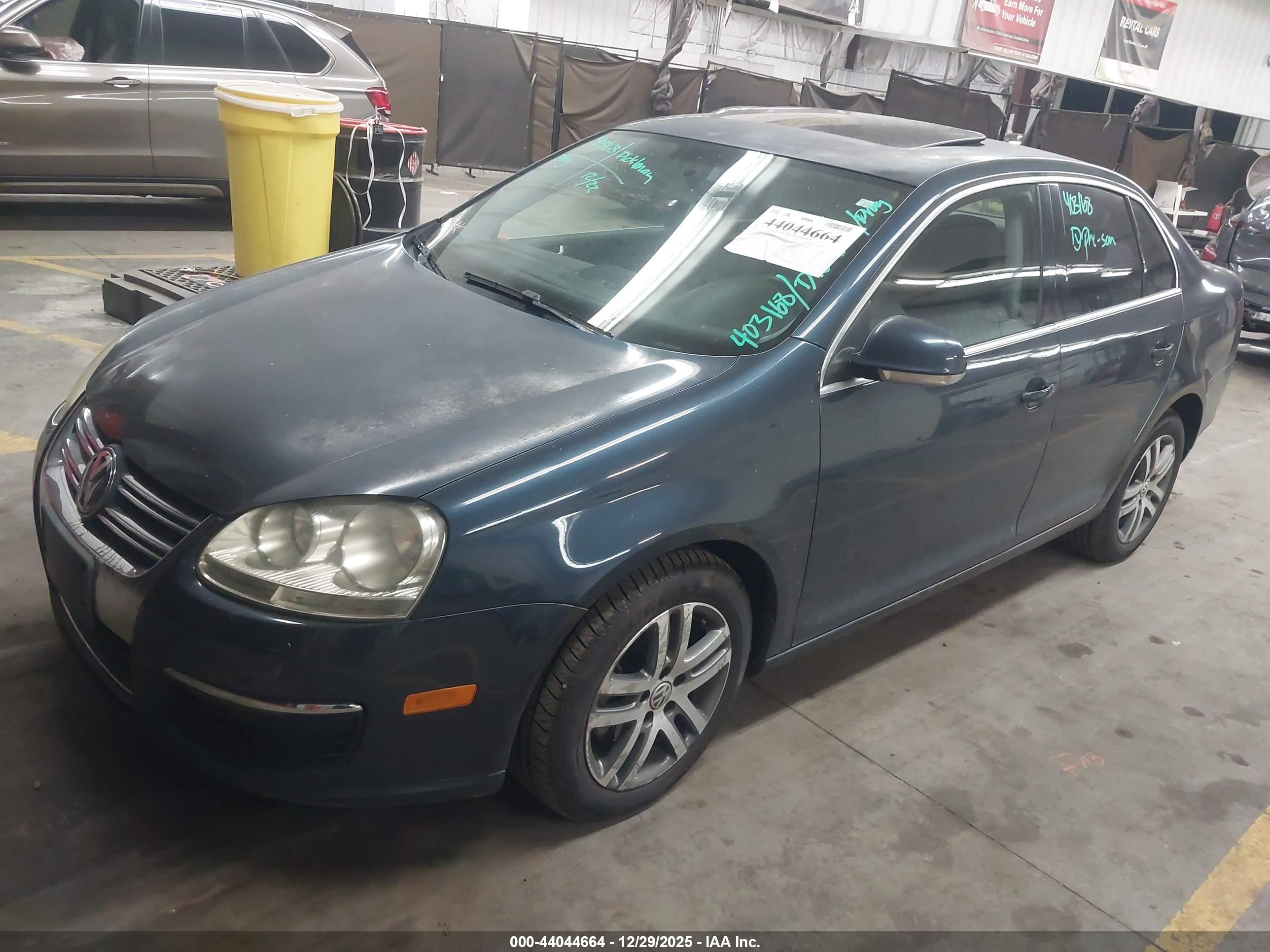 VOLKSWAGEN JETTA image 2