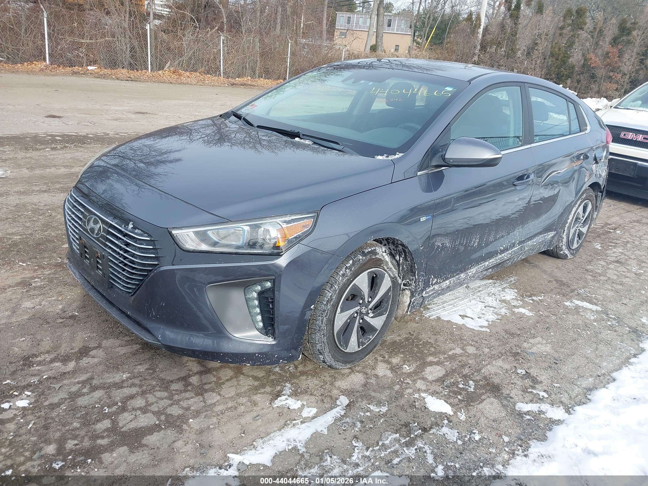 HYUNDAI IONIQ image 2