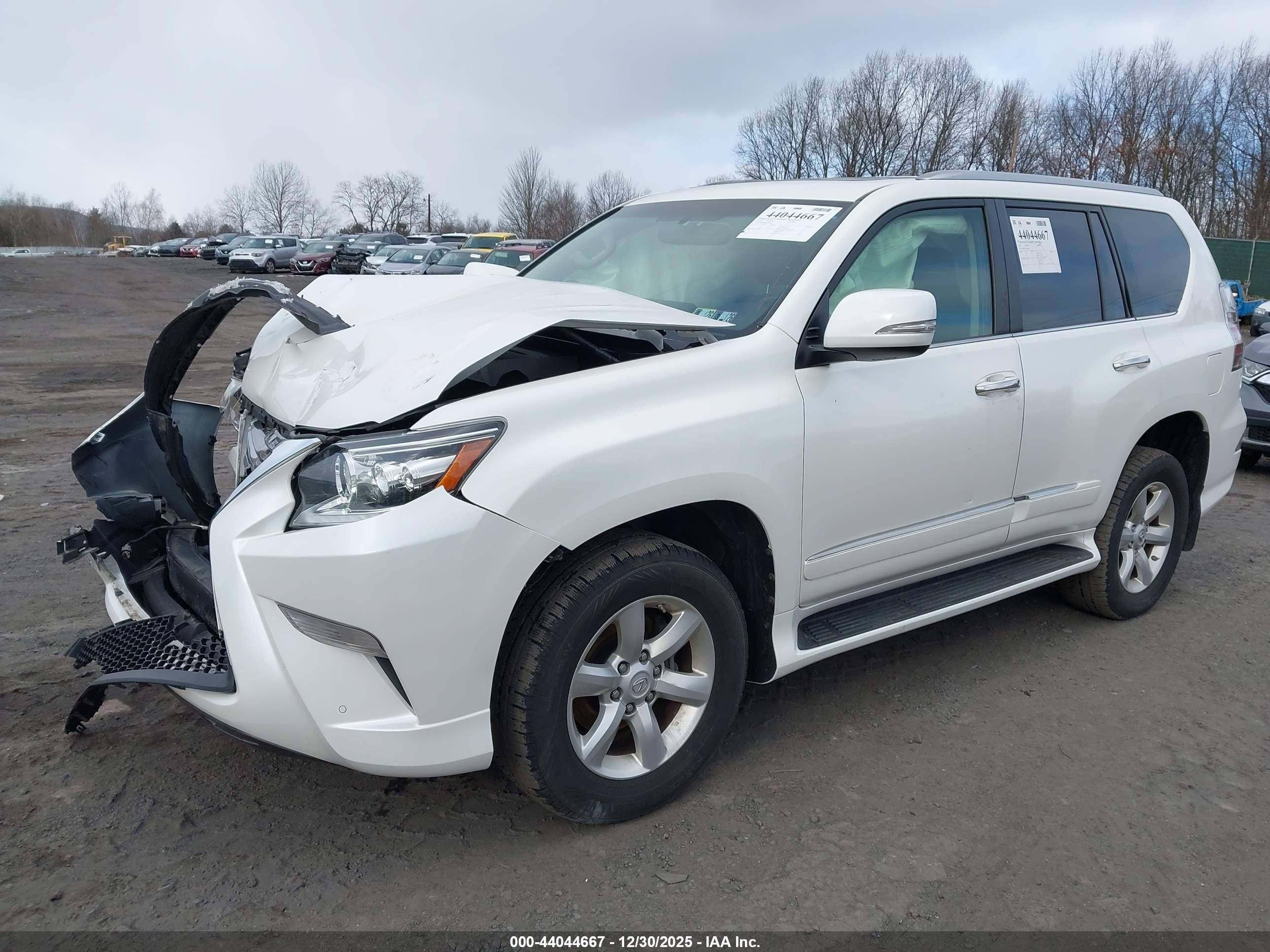 LEXUS GX image 2