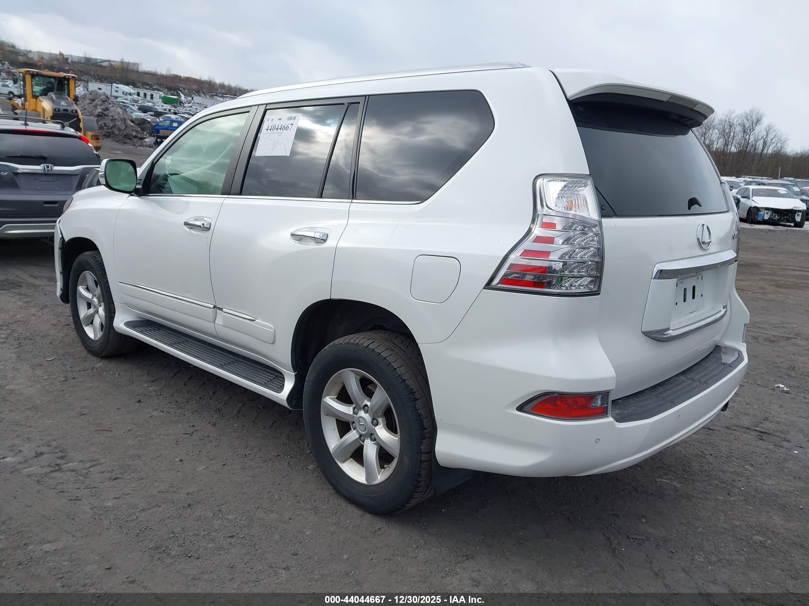 LEXUS GX image 3
