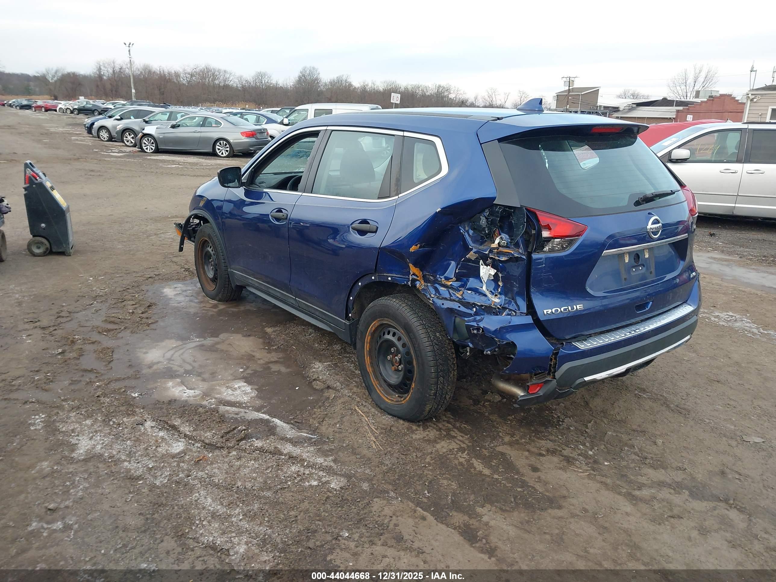 NISSAN ROGUE image 3
