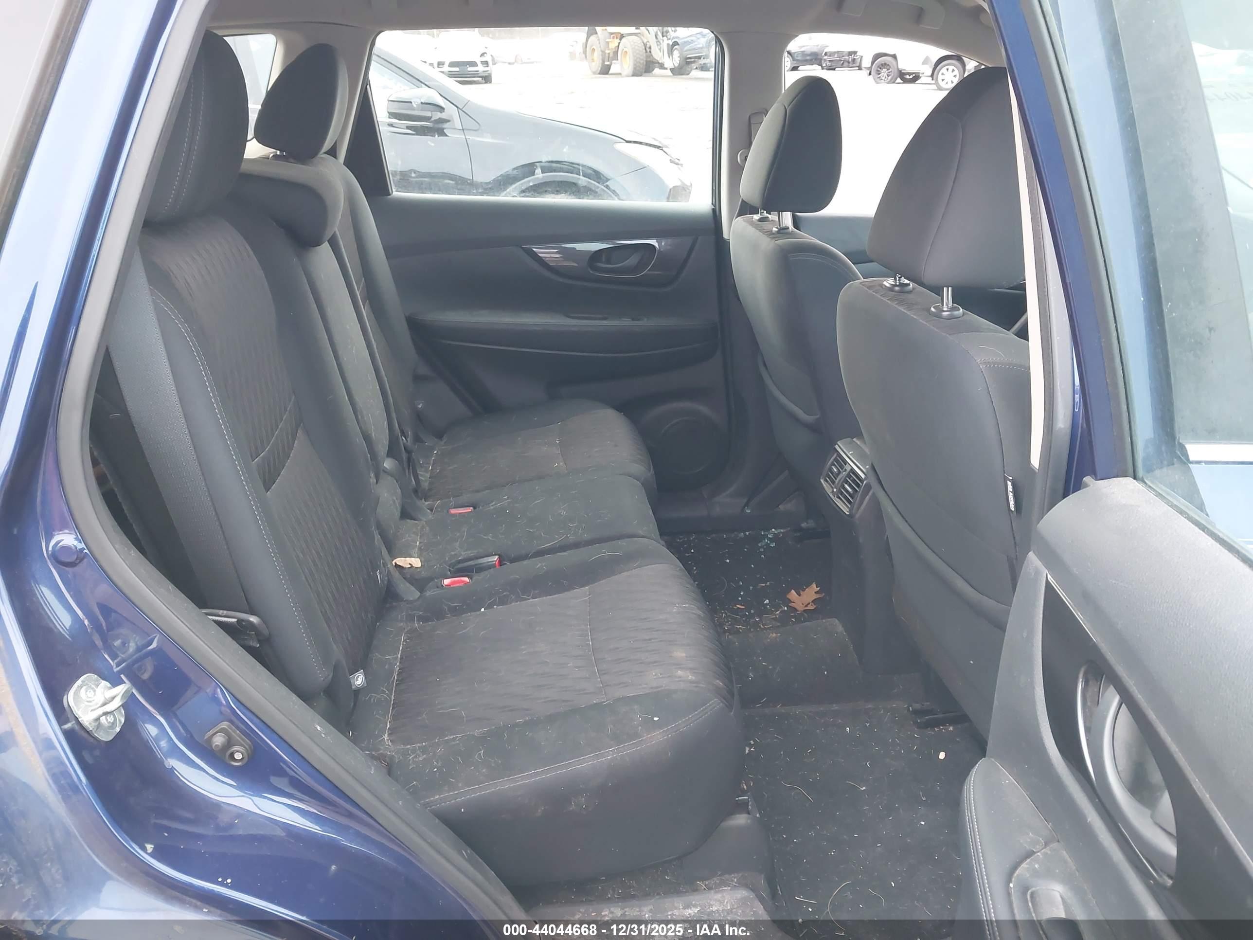NISSAN ROGUE image 8