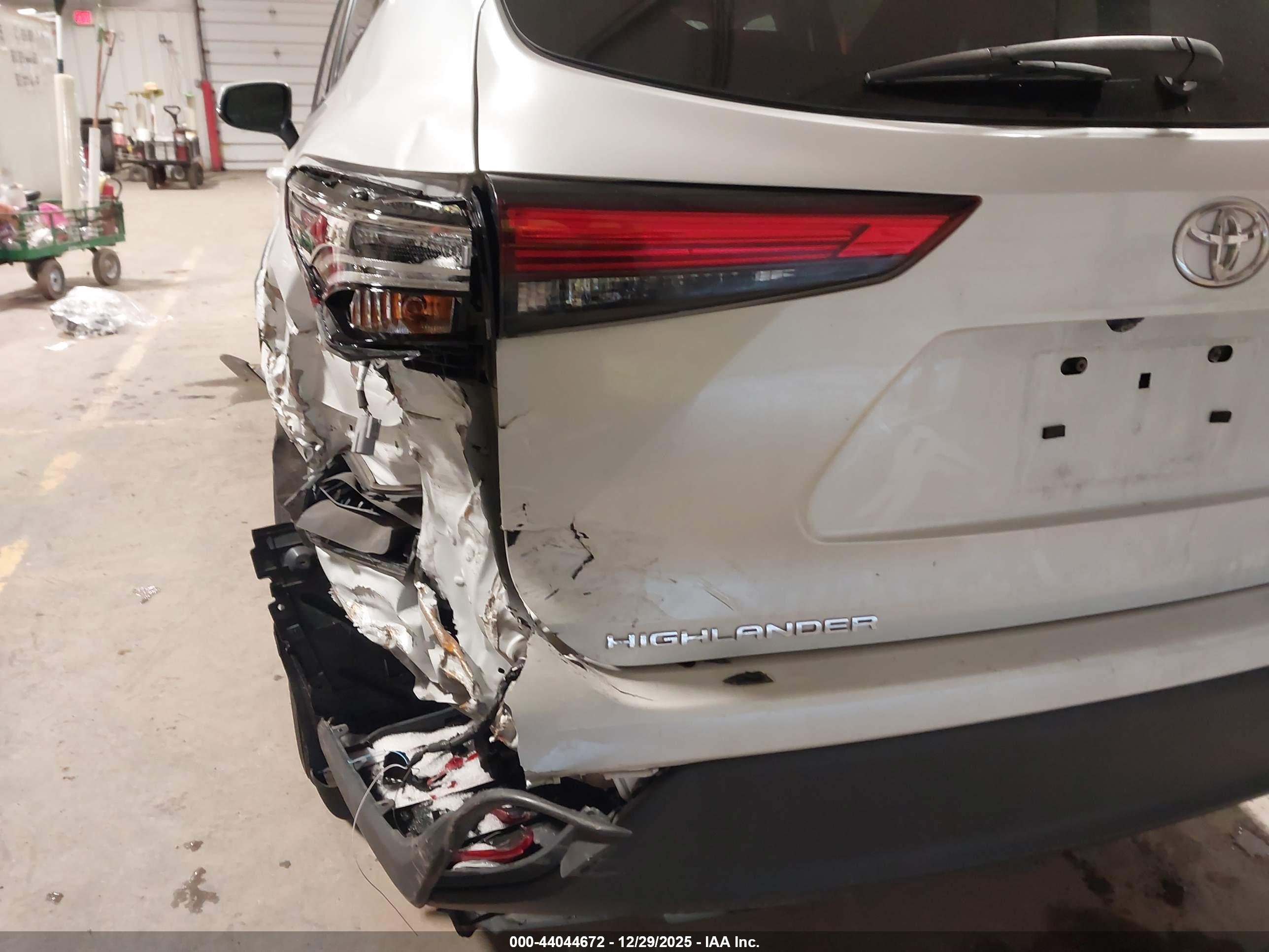 TOYOTA HIGHLANDER image 6
