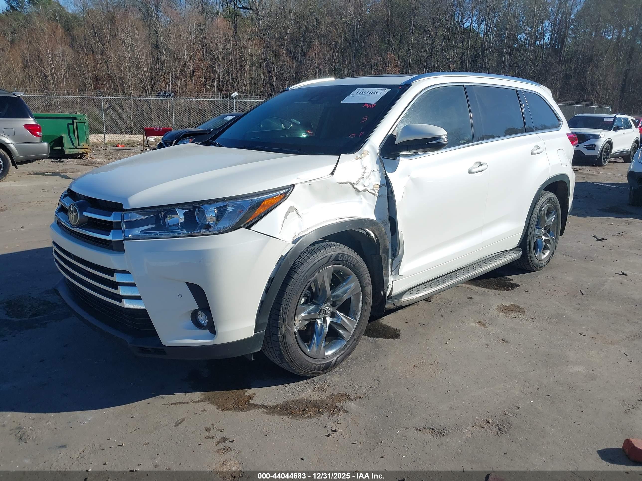 TOYOTA HIGHLANDER image 2