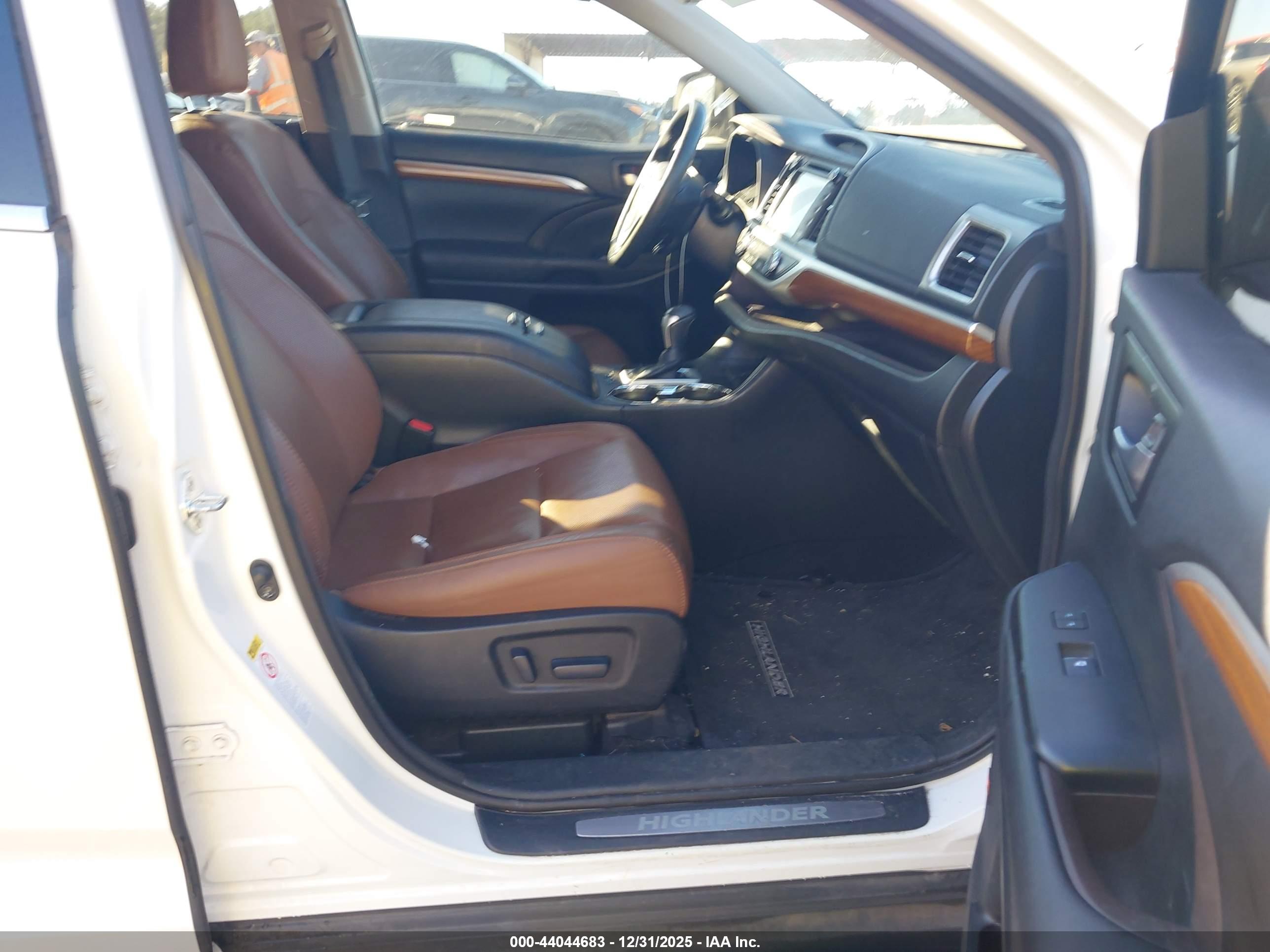 TOYOTA HIGHLANDER image 5